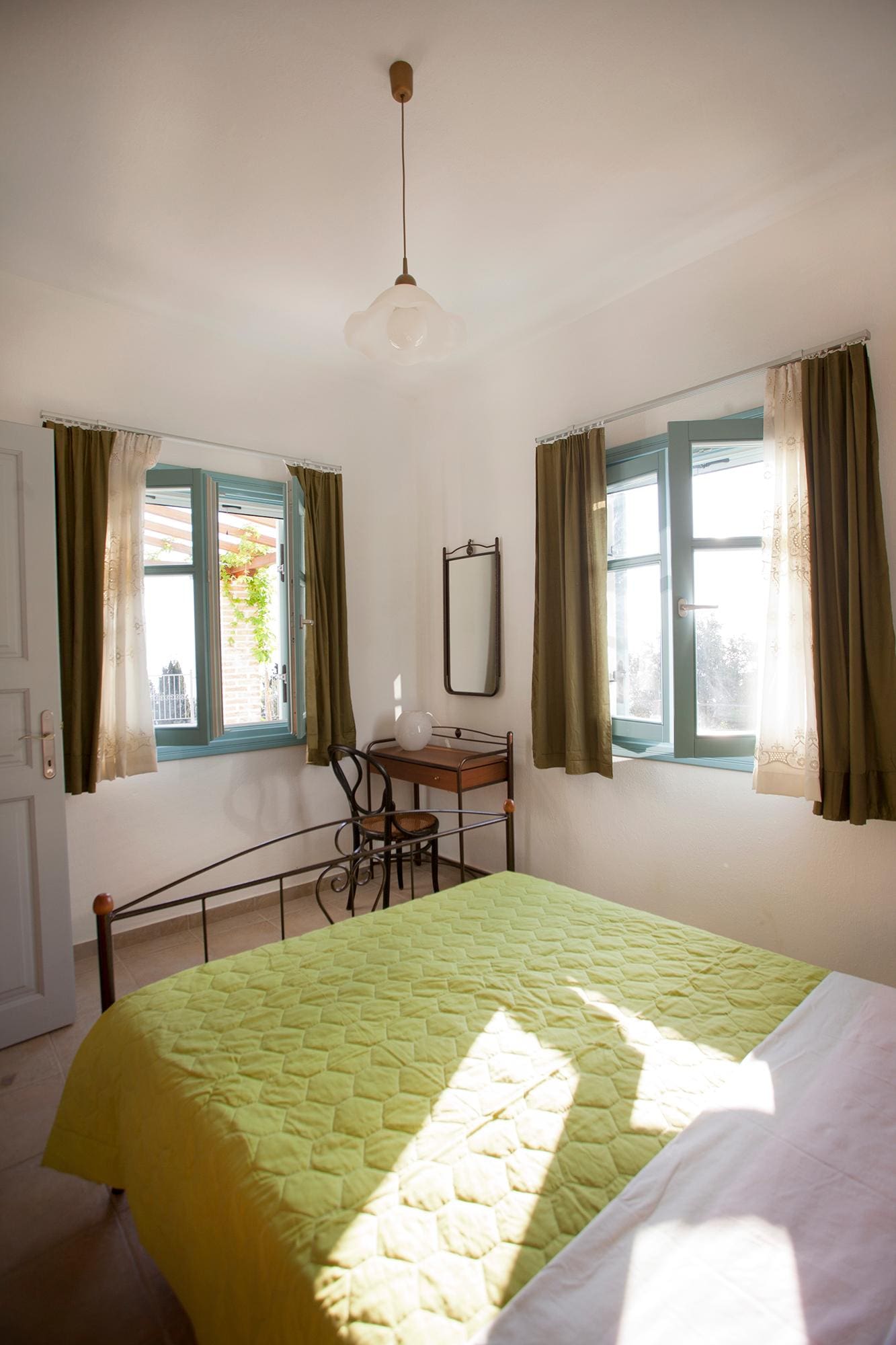 Villa Karydi Sporades: Stylish 3-Bedroom Apartment with Pool and Sea Views, Sporades Corfu