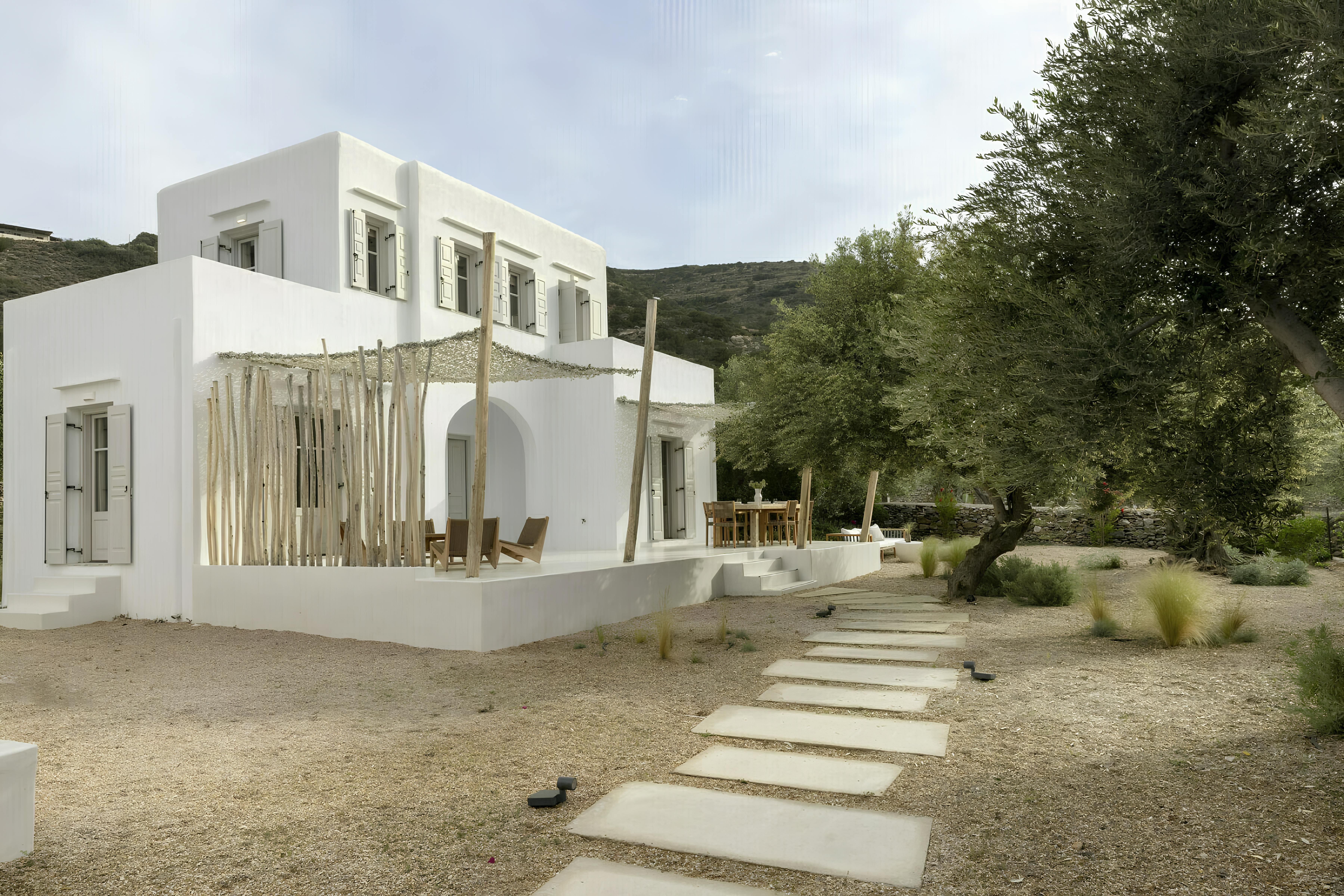 Villa Lefki Artemonas Sifnos: Luxury 2-Bedroom Villa with Shared Pool and Sea Views, Sifnos