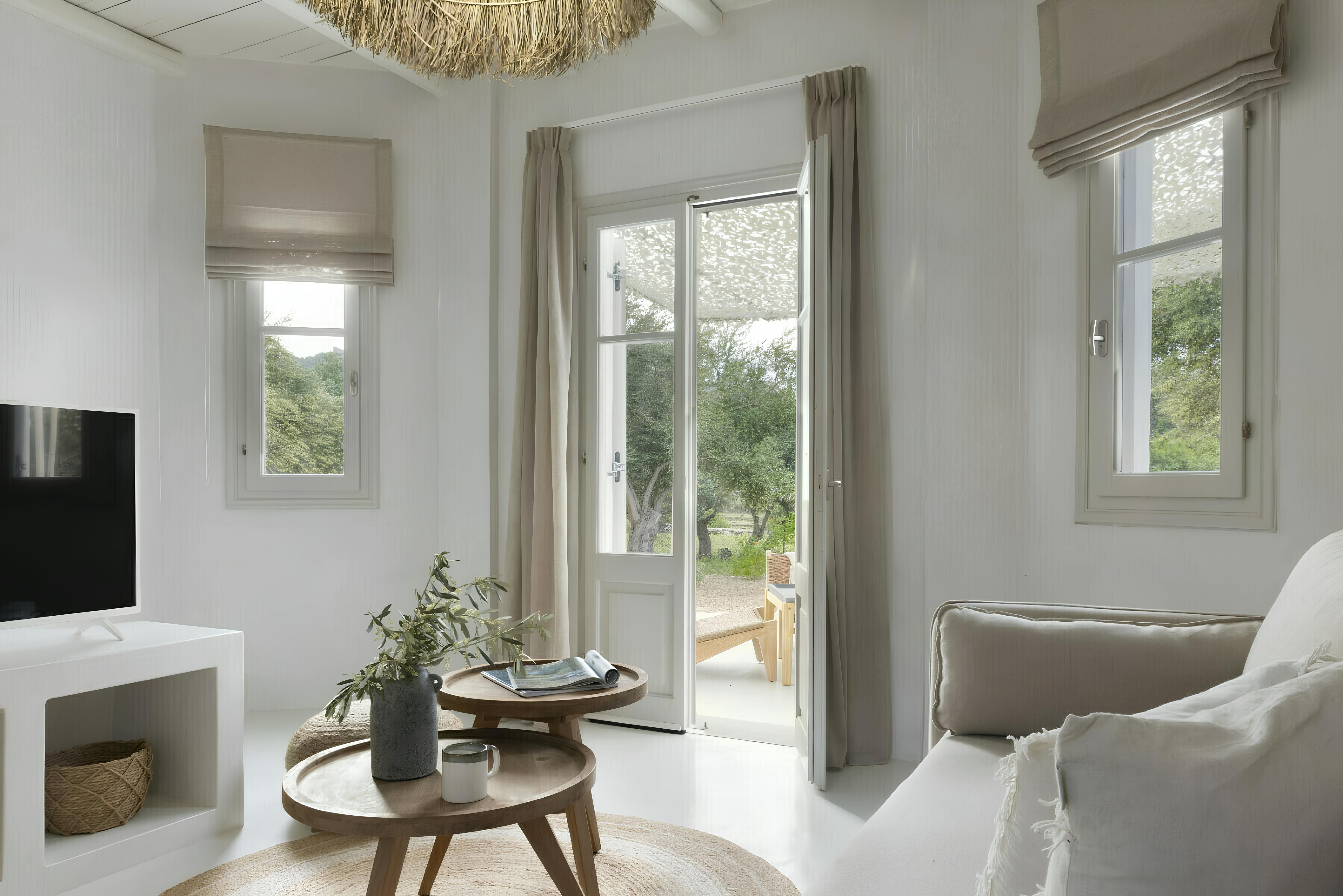 Villa Kastro Milos: Luxury 1-Bedroom Villa with Shared Pool and Sea Views, Sifnos