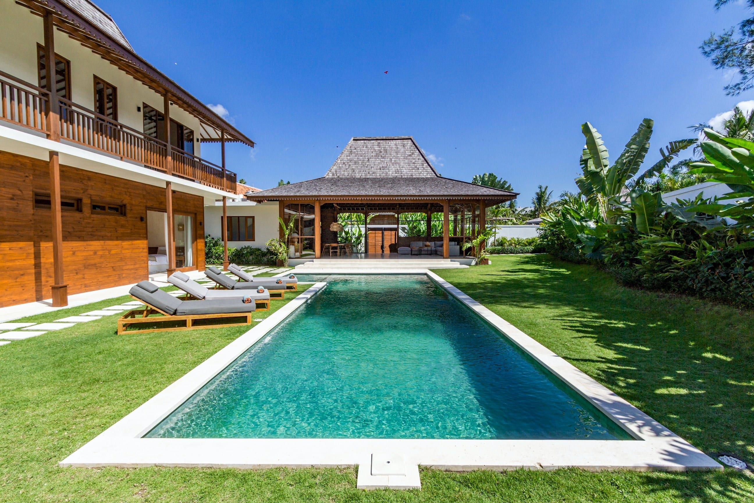 Villa Kayu Kerobokan: Luxury 4-Bedroom Villa with Private Pool and Sea Views, Bali