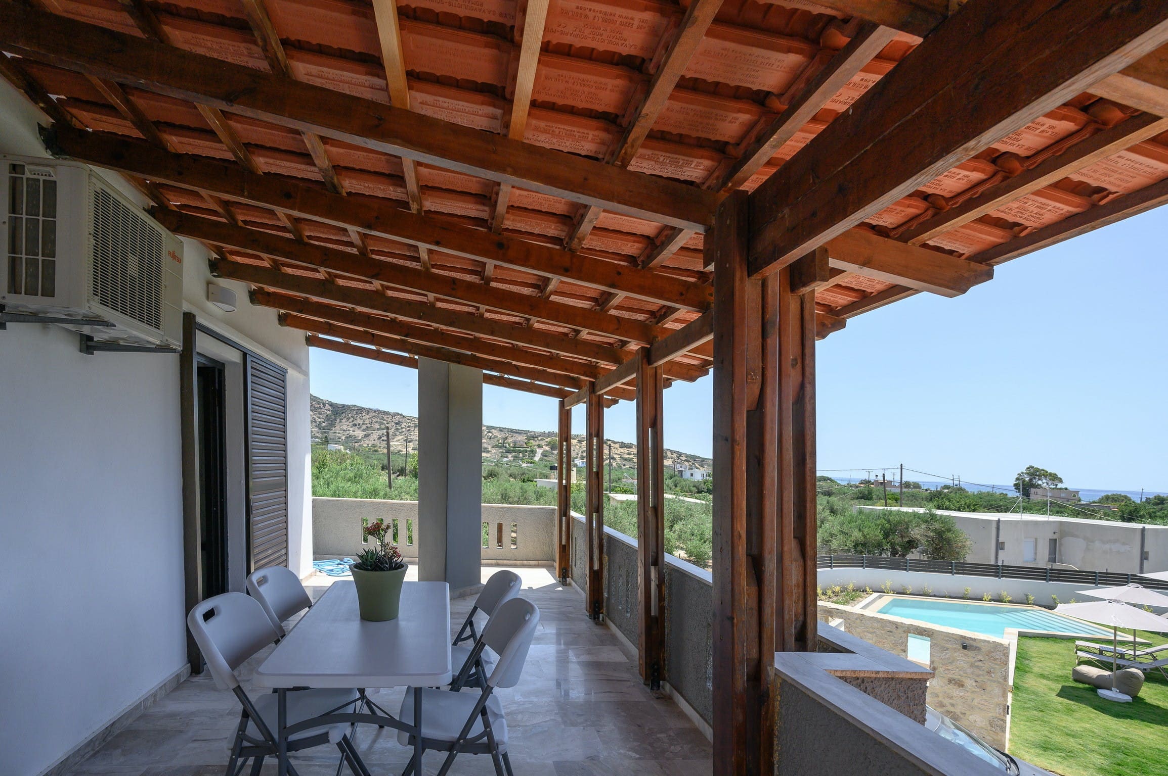 Villa Kermes Heraklion: Spacious 4-Bedroom Luxury Apartment with Pool and Sea Views, Crete