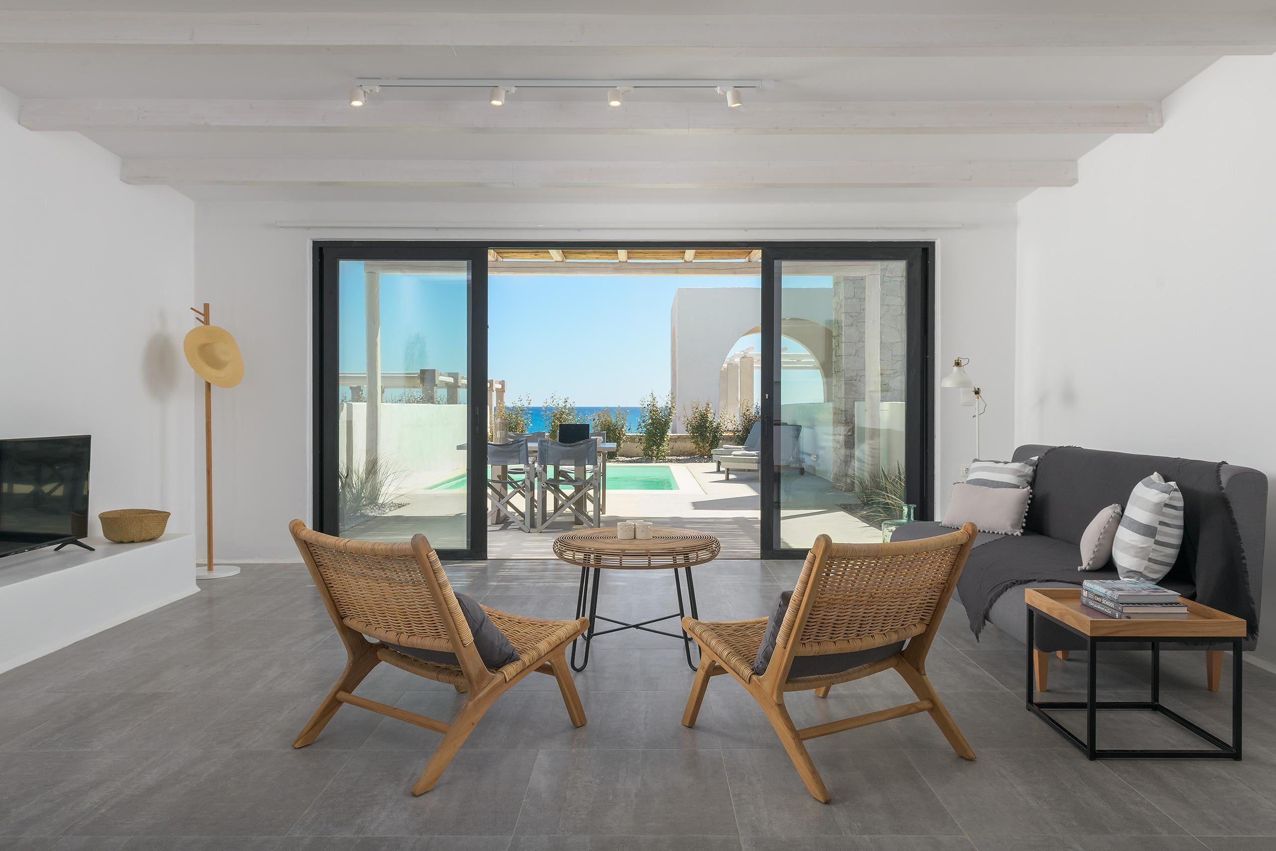 Villa Kokkino Plimmiri: Charming 2-Bedroom Apartment with Sea View and Pool, Plimmiri Rhodes