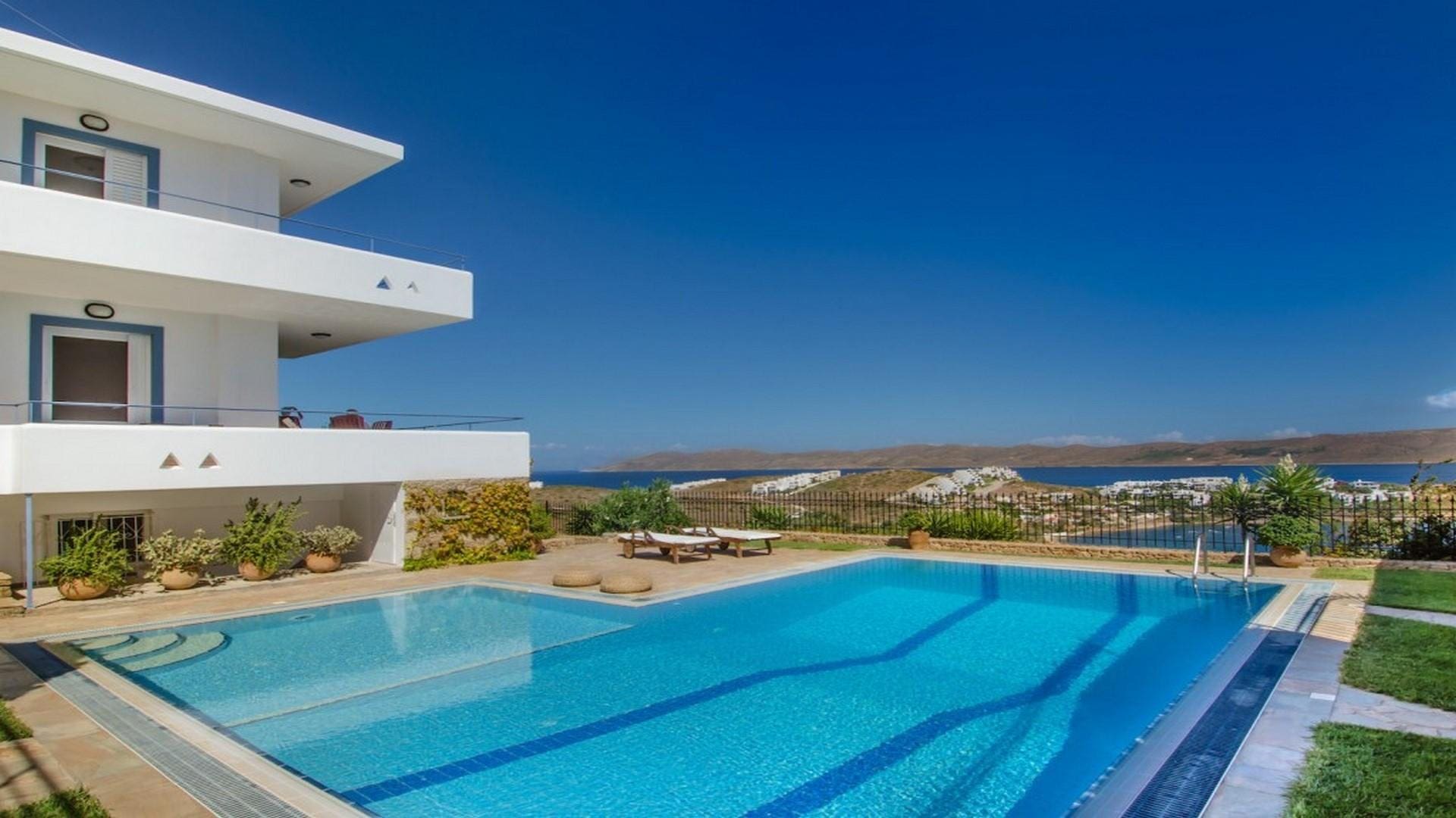 Villa Koryfi Lavrio: Luxury 4-Bedroom Apartment with Pool and Seaview in East Attica