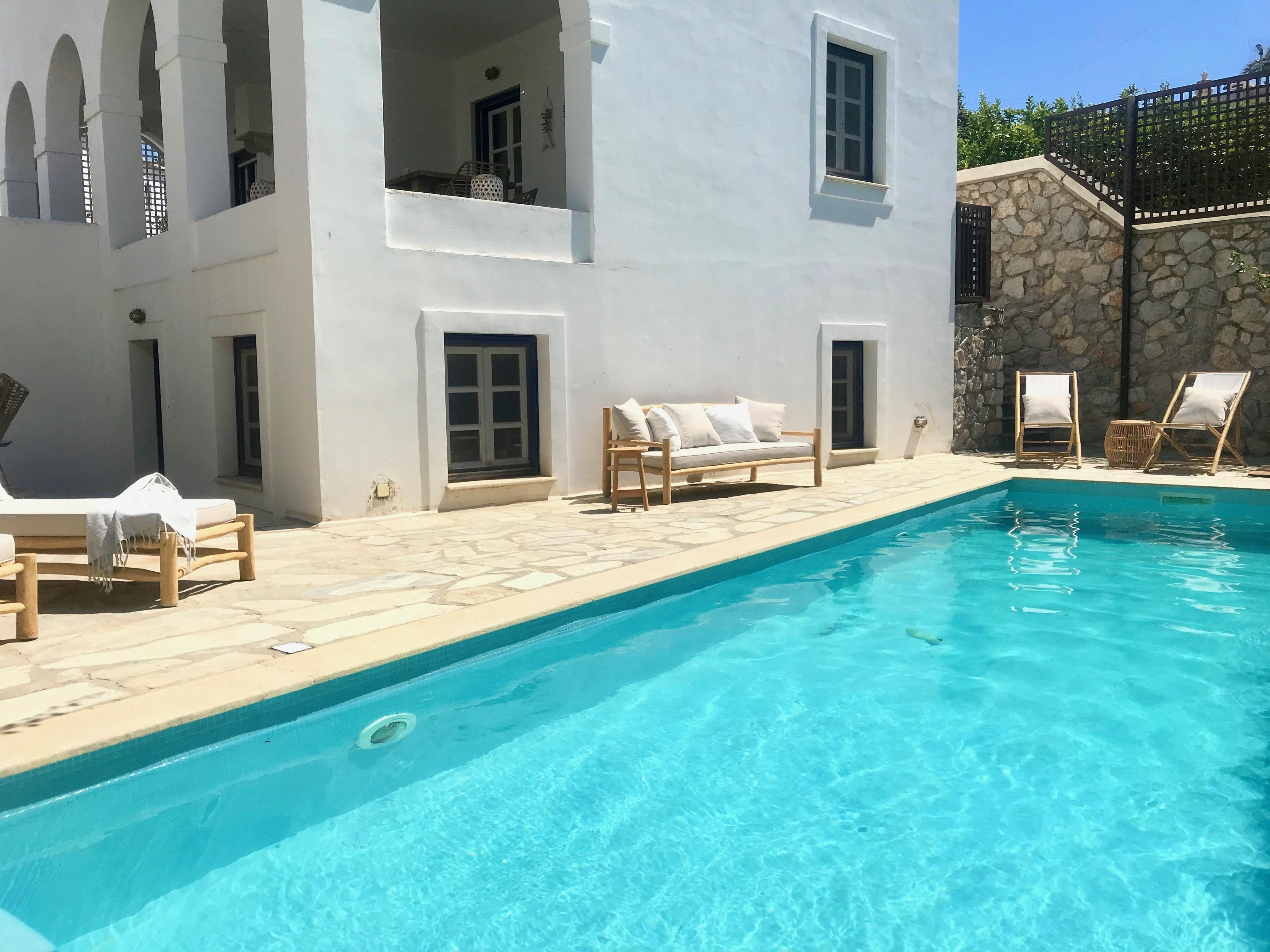 Villa Lysias Zogeria Spetses Greece: Luxury 5-Bedroom Apartment with Sea Views and Pool, Spetses
