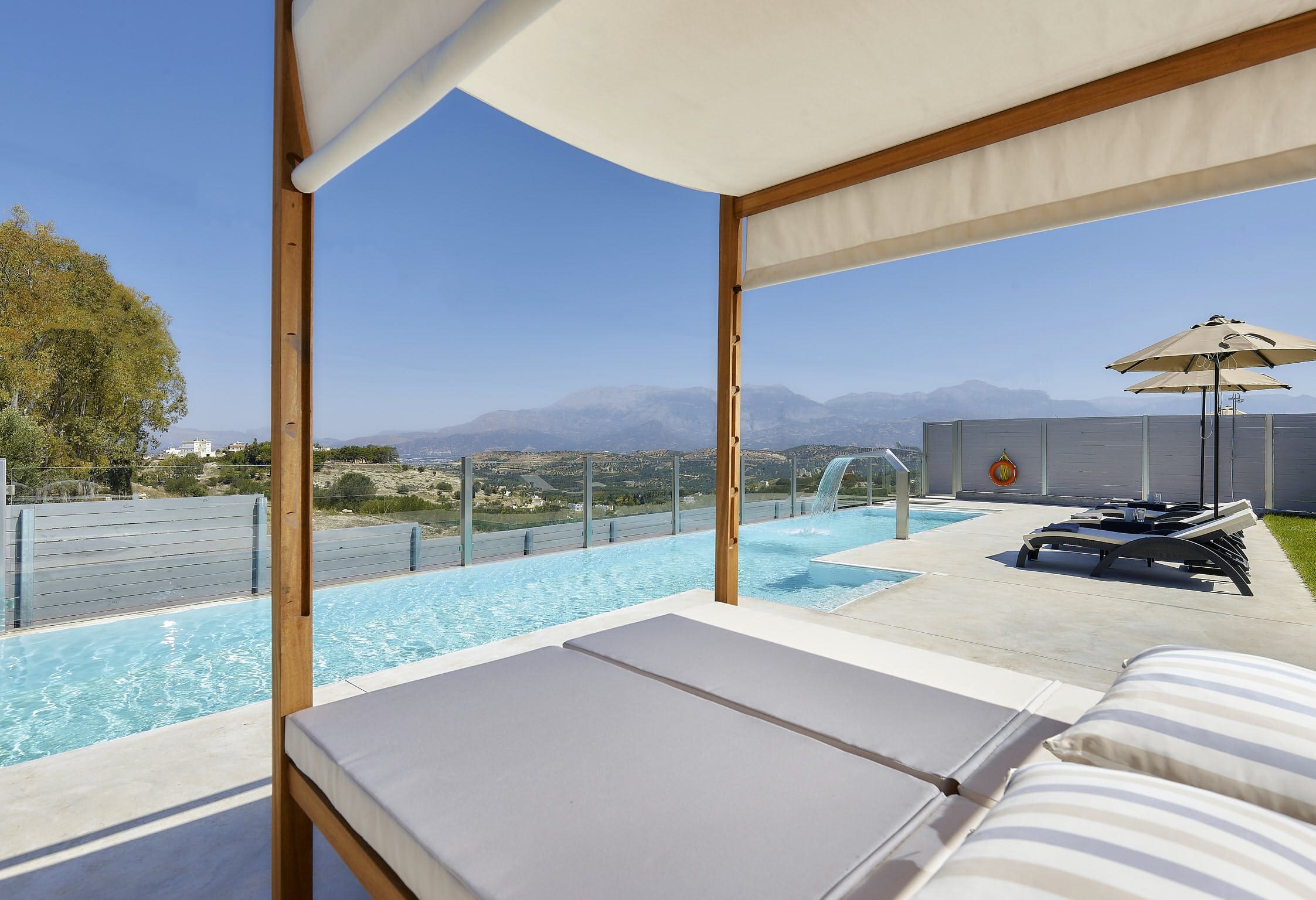 Villa Kourna Kalamaki Crete: Charming 2-Bedroom Apartment with Sea View and Pool, Crete