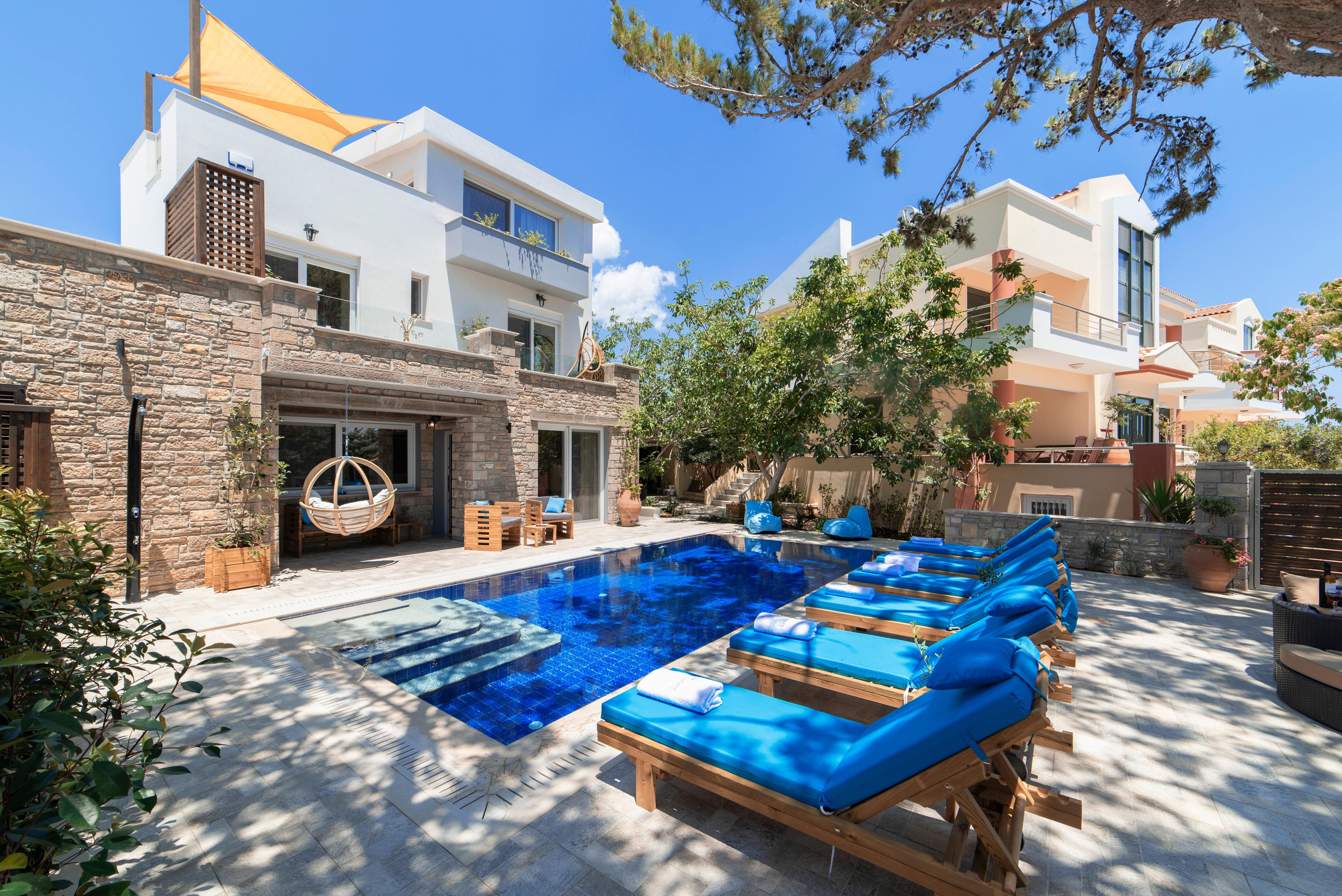 Villa Kourou Koutsouras: Spacious 4-Bedroom Apartment with Private Pool and Sea Views, Crete Greece