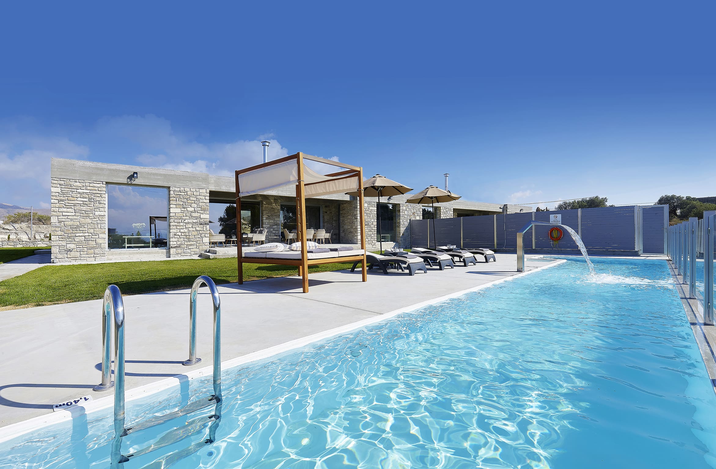 Villa Kourtalioti Matala: Stylish 2-Bedroom Apartment with Pool and Sea Views, Crete