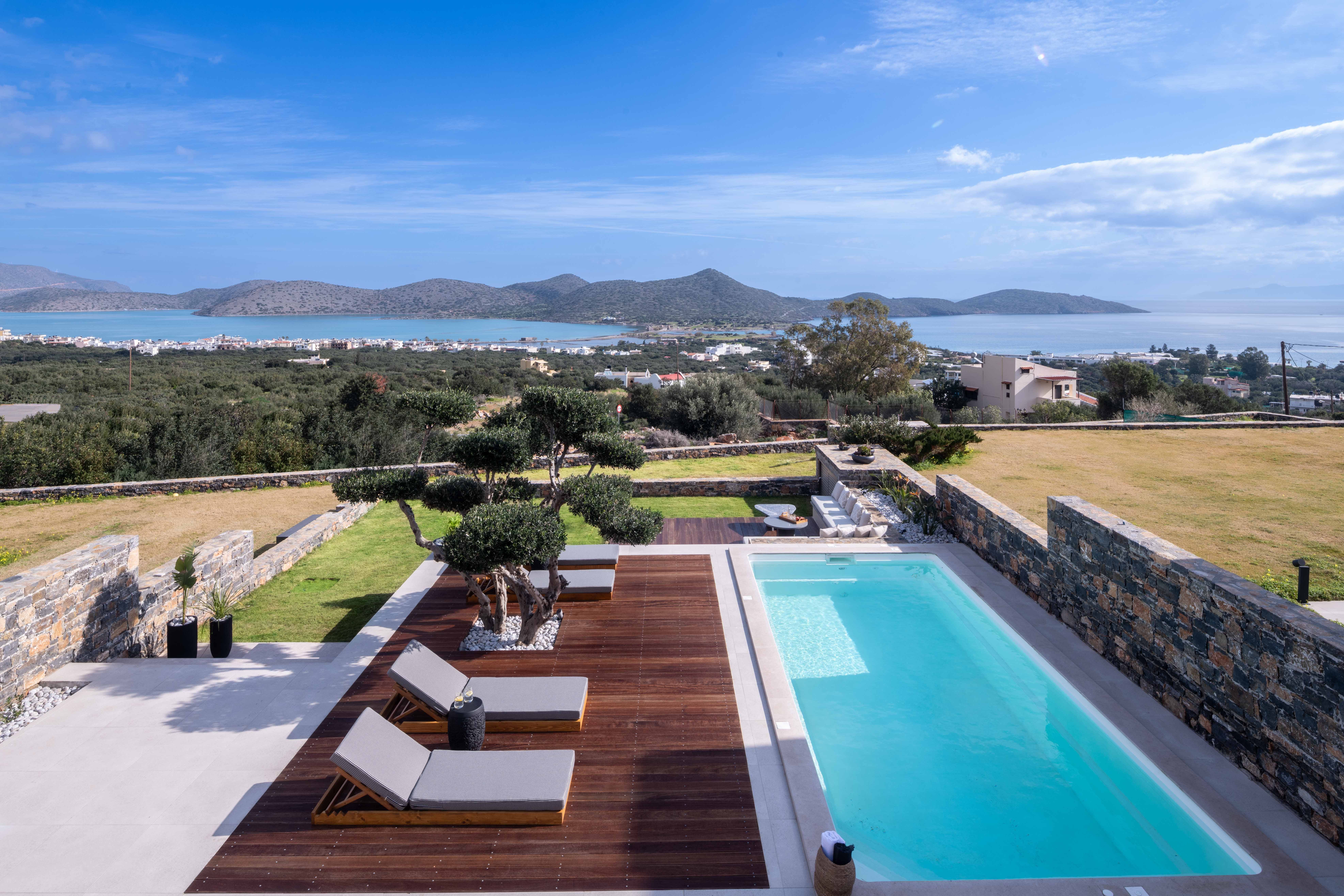 Villa Kranidi Elounda: Stylish 2-Bedroom Apartment with Private Pool and Sea Views, Elounda