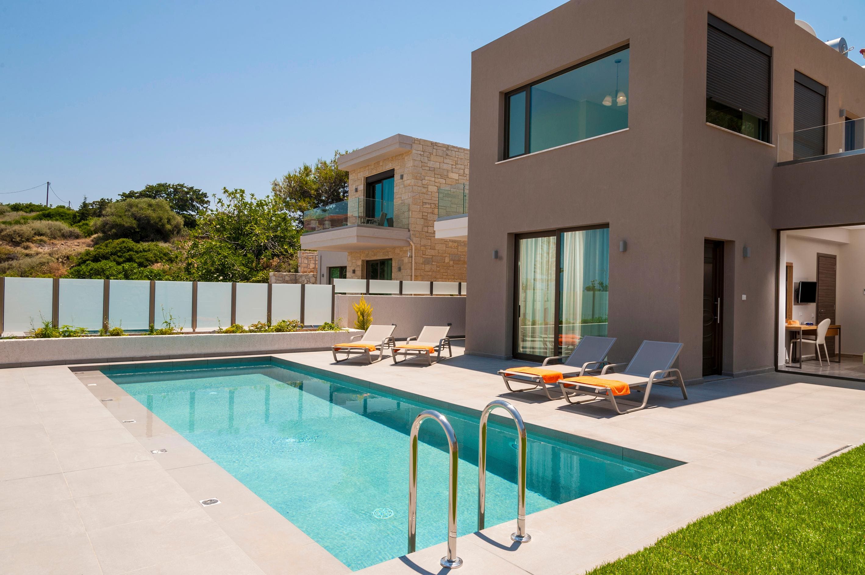 Villa Lysias Lofos Agia Marina: Luxury 3-Bedroom Apartment with Sea Views and Pool, Agia Marina Crete