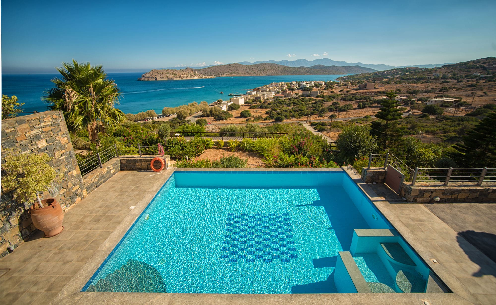 Villa Zephyros Spinalonga Plaka: Luxury 3-Bedroom Apartment with Private Pool and Sea Views, Plaka Crete