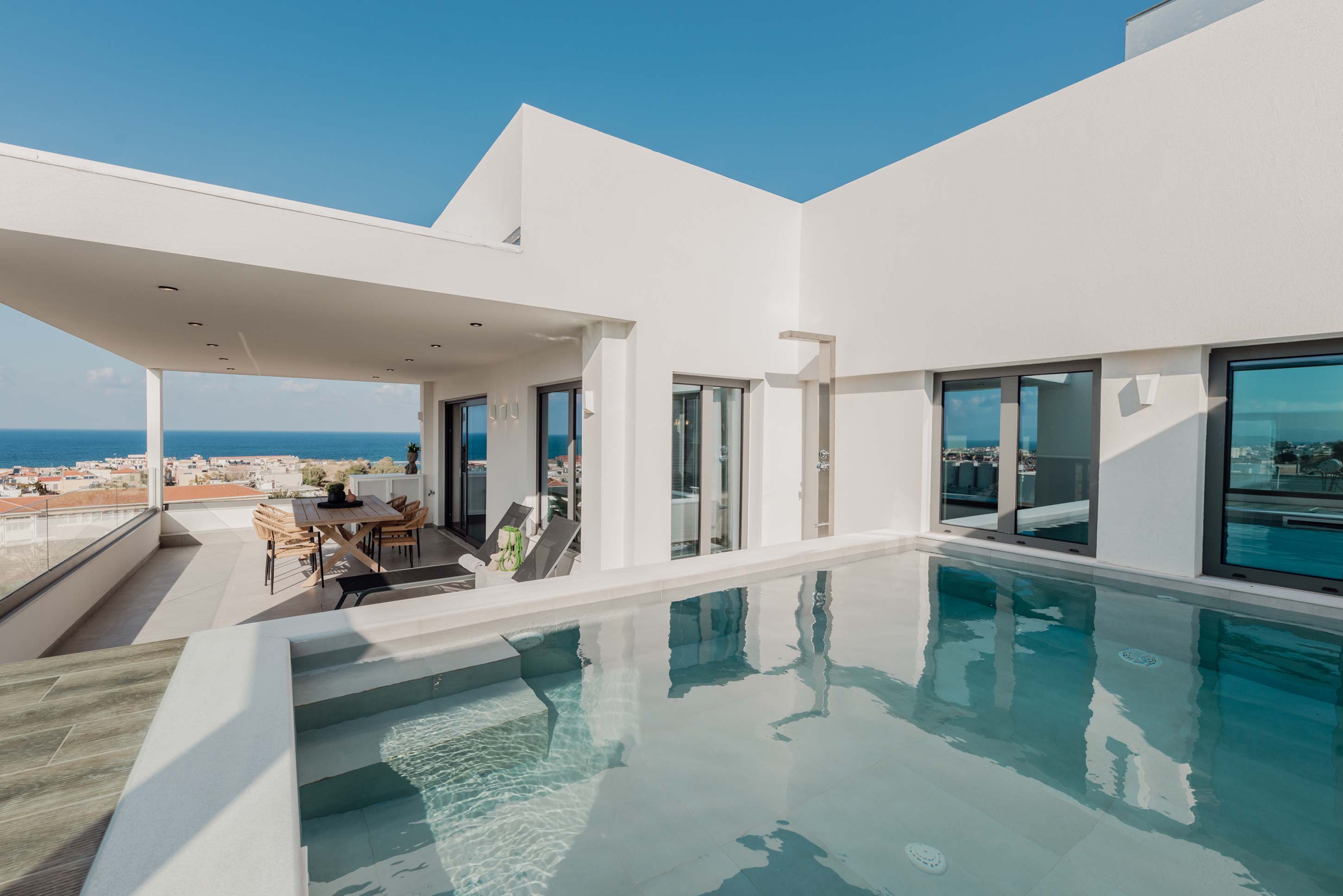 Villa Kriaris Chania: Luxury 3-Bedroom Apartment with Private Pool and Sea Views, Chania