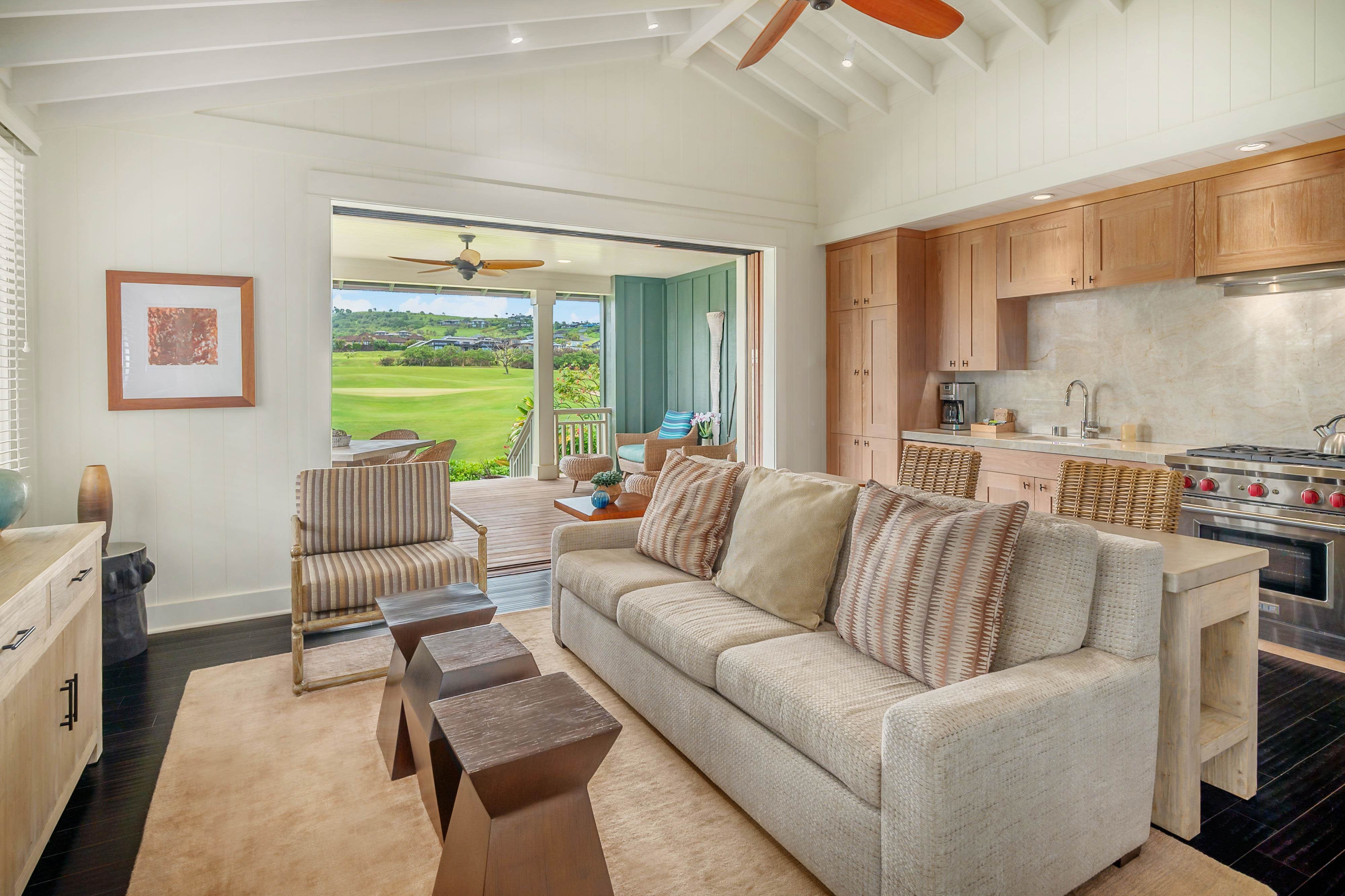 Villa Aurore Nani Kau Kau Hawaii: Luxury 1-Bedroom Villa with Golf Course Views, Pool and Sea Views, Hawaii