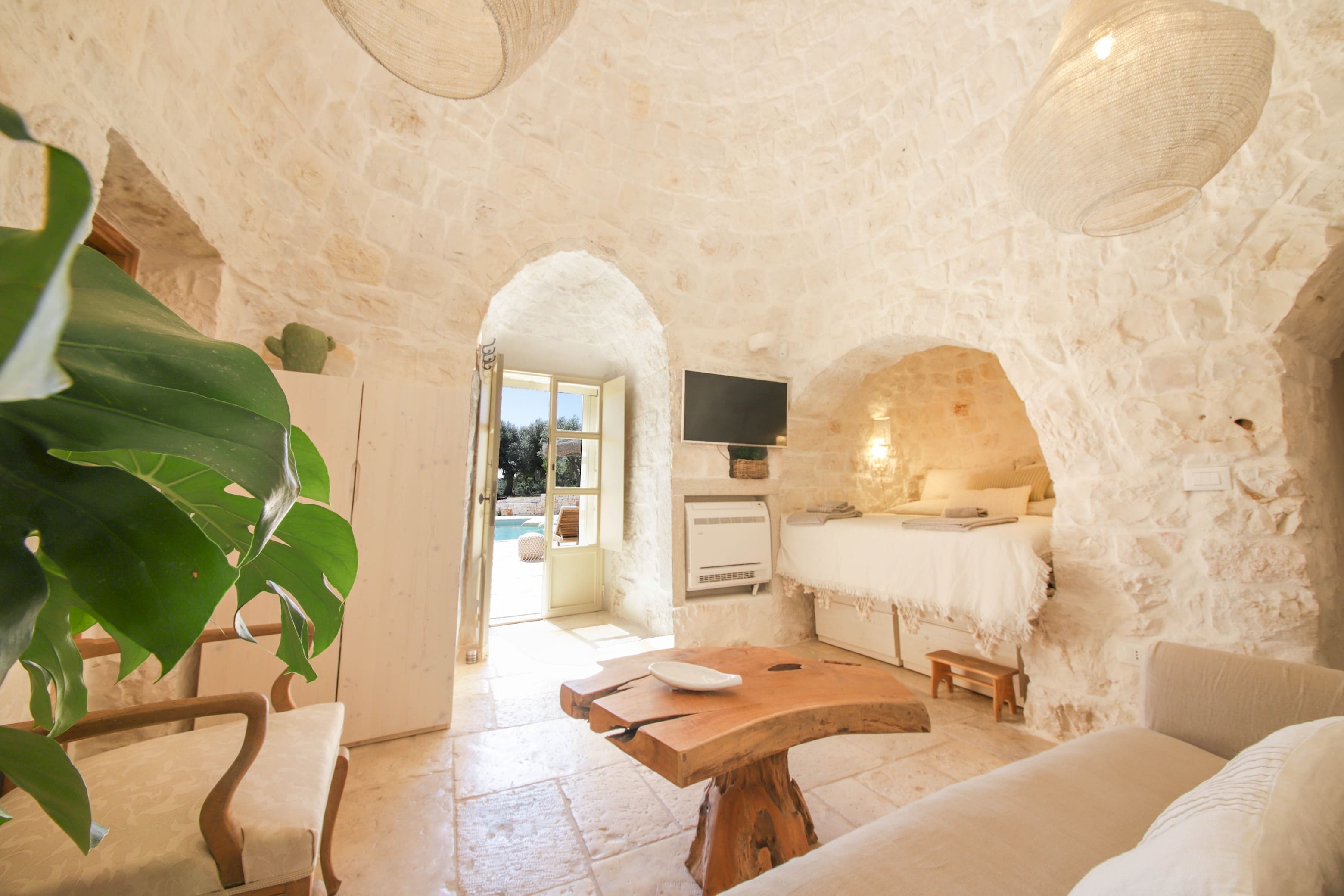 Villa Lamione Ostuni Ostuni 4: Luxury 3-Bedroom Villa with Private Pool and Sauna, Ostuni