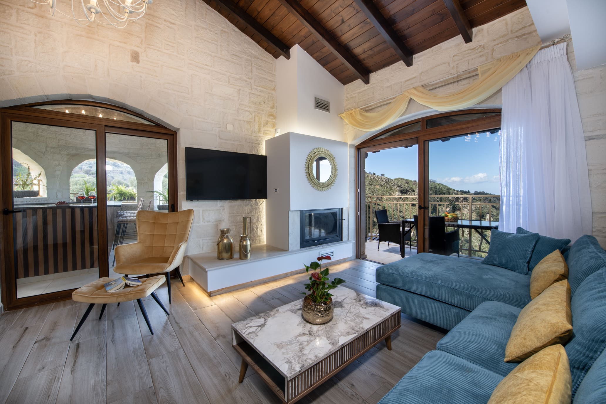 Villa Lefka Ori Kokkino: Stunning 3-Bedroom Apartment with Sauna and Pool, Kokkino Chorio