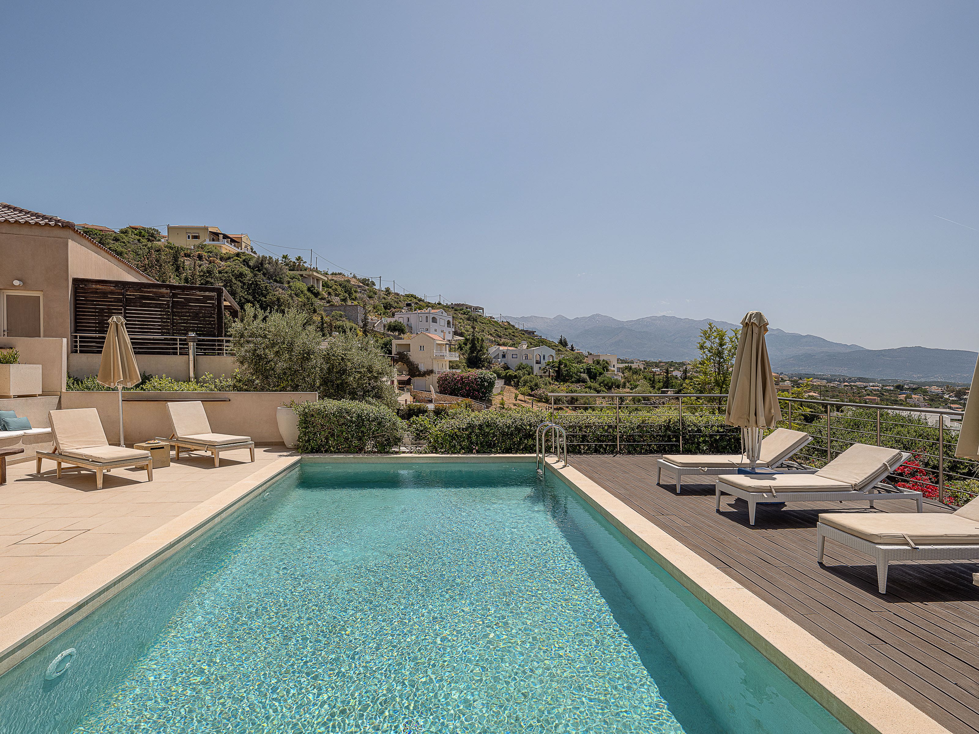 Villa Levanta Kokkino Kokkino Chorio: Luxury 3-Bedroom Apartment with Seaview and Pool, Kokkino Chorio