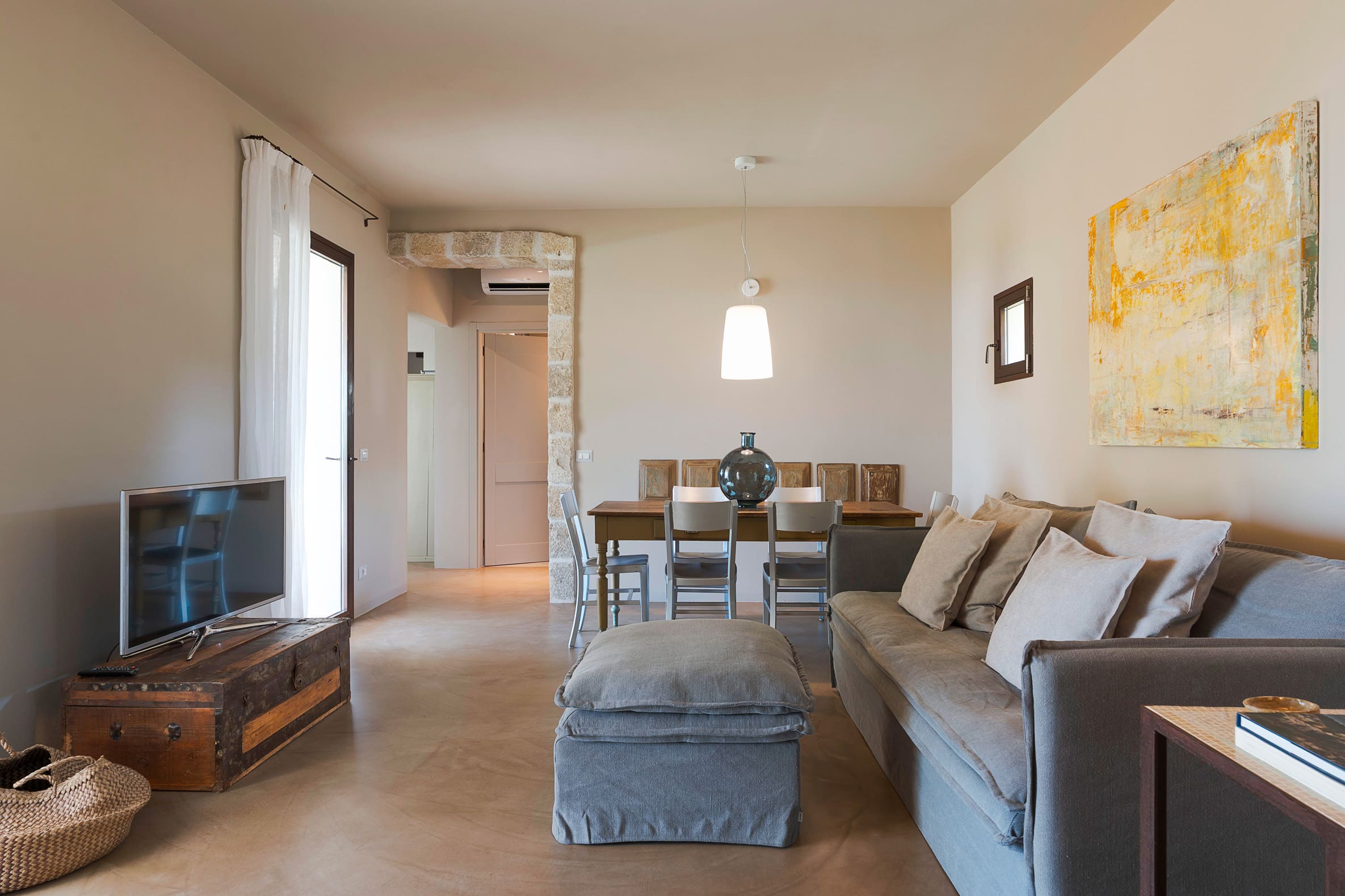 Villa Maccari Ragusa: Luxury 3-Bedroom Villa with Shared Pool and Sea Views, Ragusa