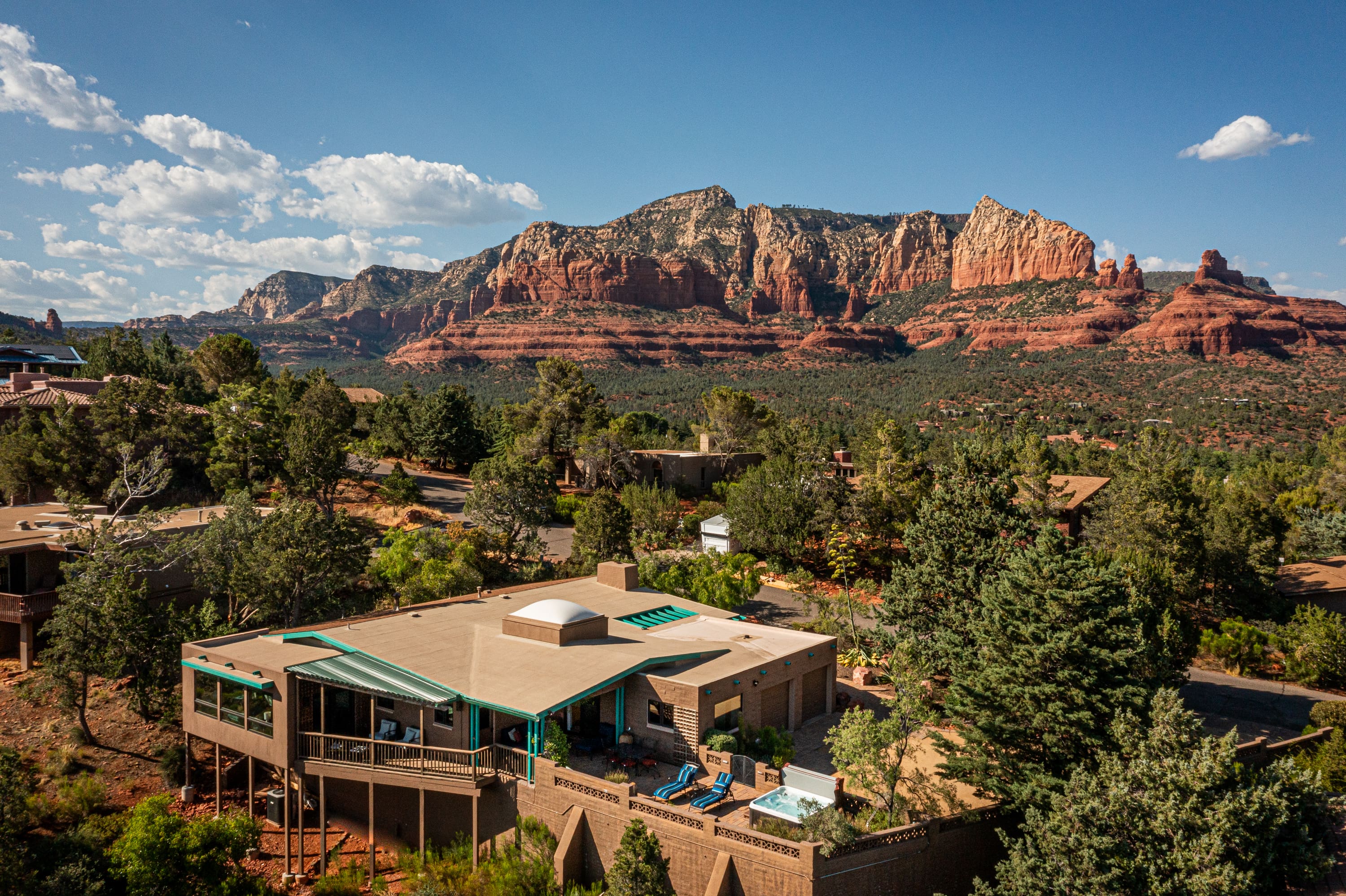 Villa Safira BellRock Sedona: Luxury 3-Bedroom Villa with Hot Tub and Air-Con, Sedona