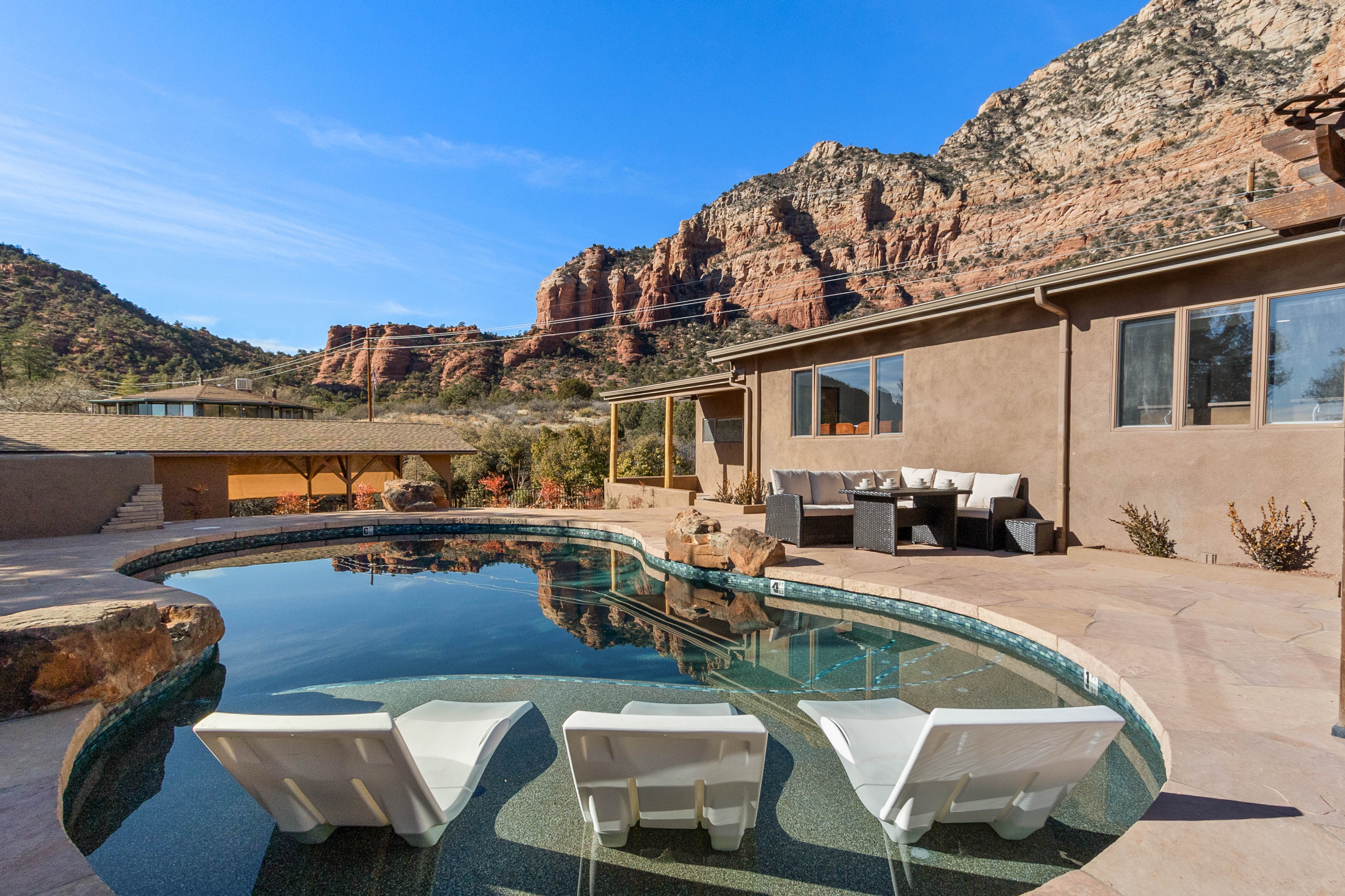 Villa Boreas Dry Creek Sedona: Luxury 1-Bedroom Villa with Private Pool and Hot Tub, Sedona