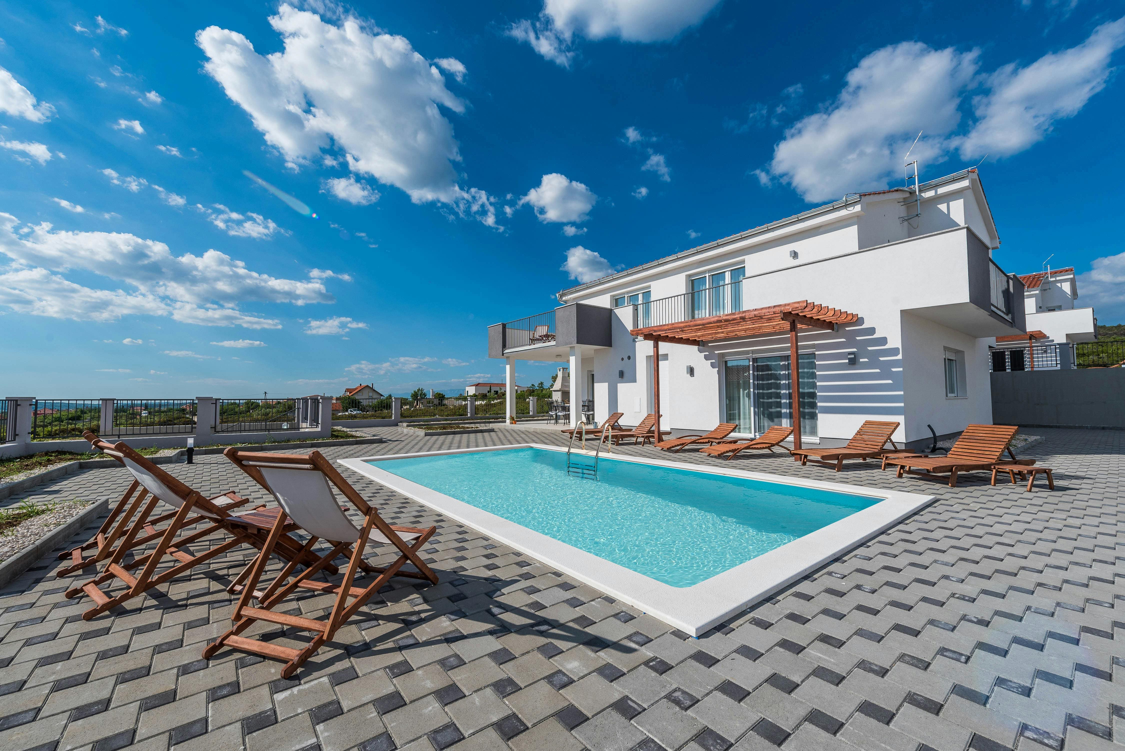 Villa Maraska Zadar: Luxury 4-Bedroom Villa with Private Pool and Sea Views, Zadar