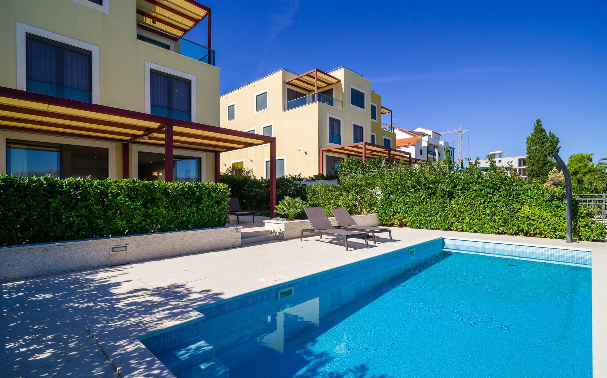 Kuća Albatro Stobreč Split: Luxury Villa with Seaviews and Pool, 6 Bedrooms, Split