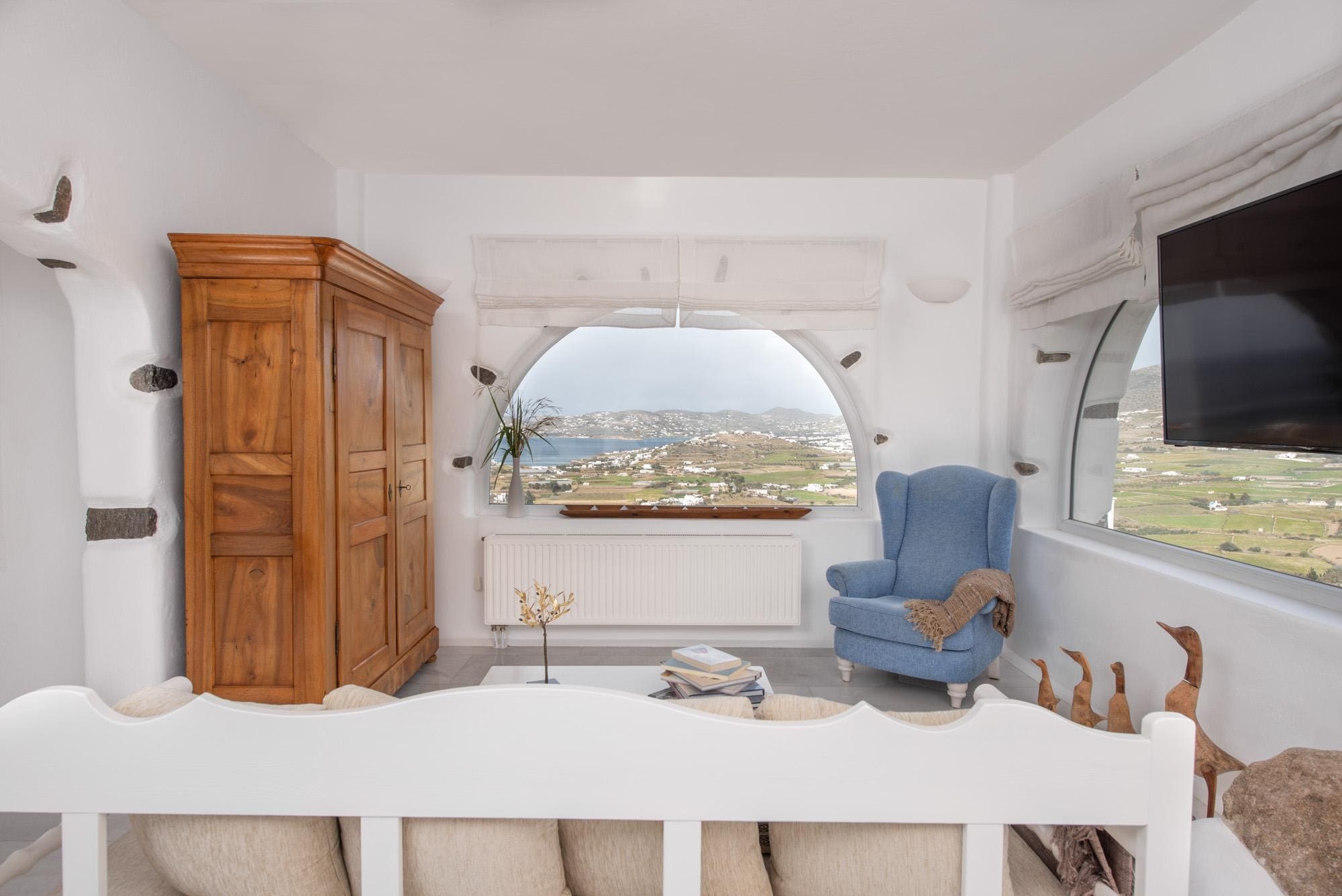 Villa Marmi Paros: Luxury 3-Bedroom Apartment with Shared Pool and Sea Views, Paros