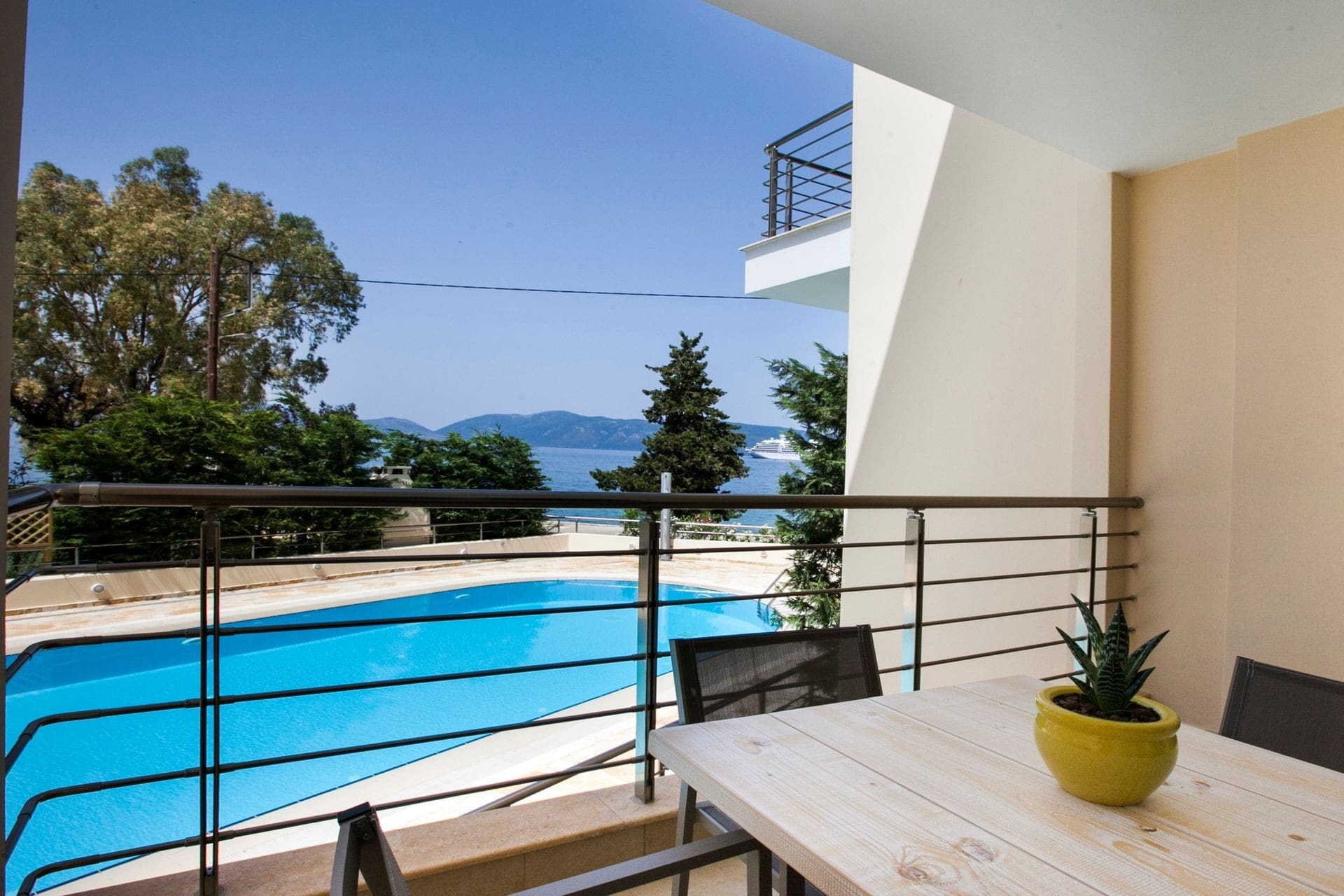 Villa Mavrata Sami: Charming 2-Bedroom Apartment with Seaview and Pool, Sami Kefallonia