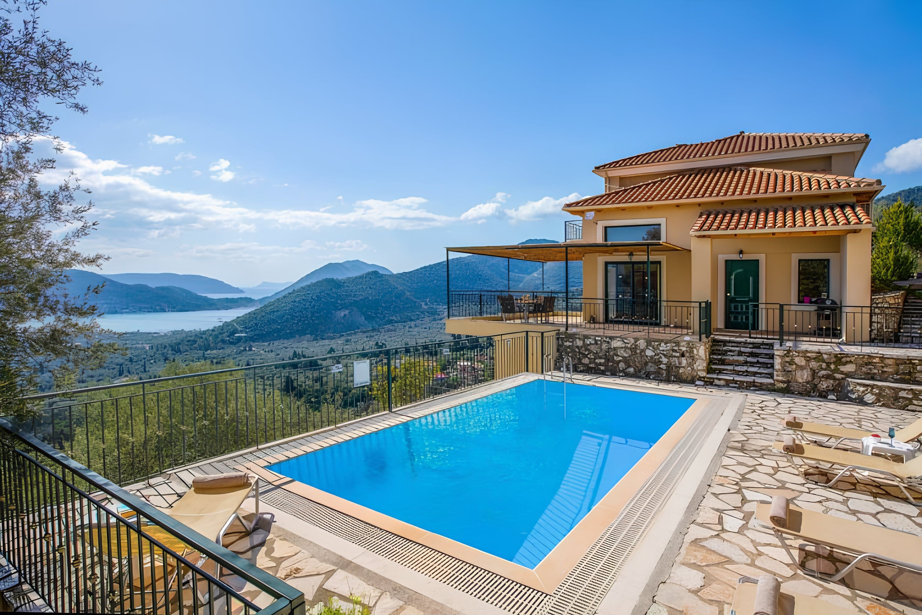 Villa Mavro Vlycho: Luxury 3-Bedroom Villa with Private Pool and Sea Views, Lefkada