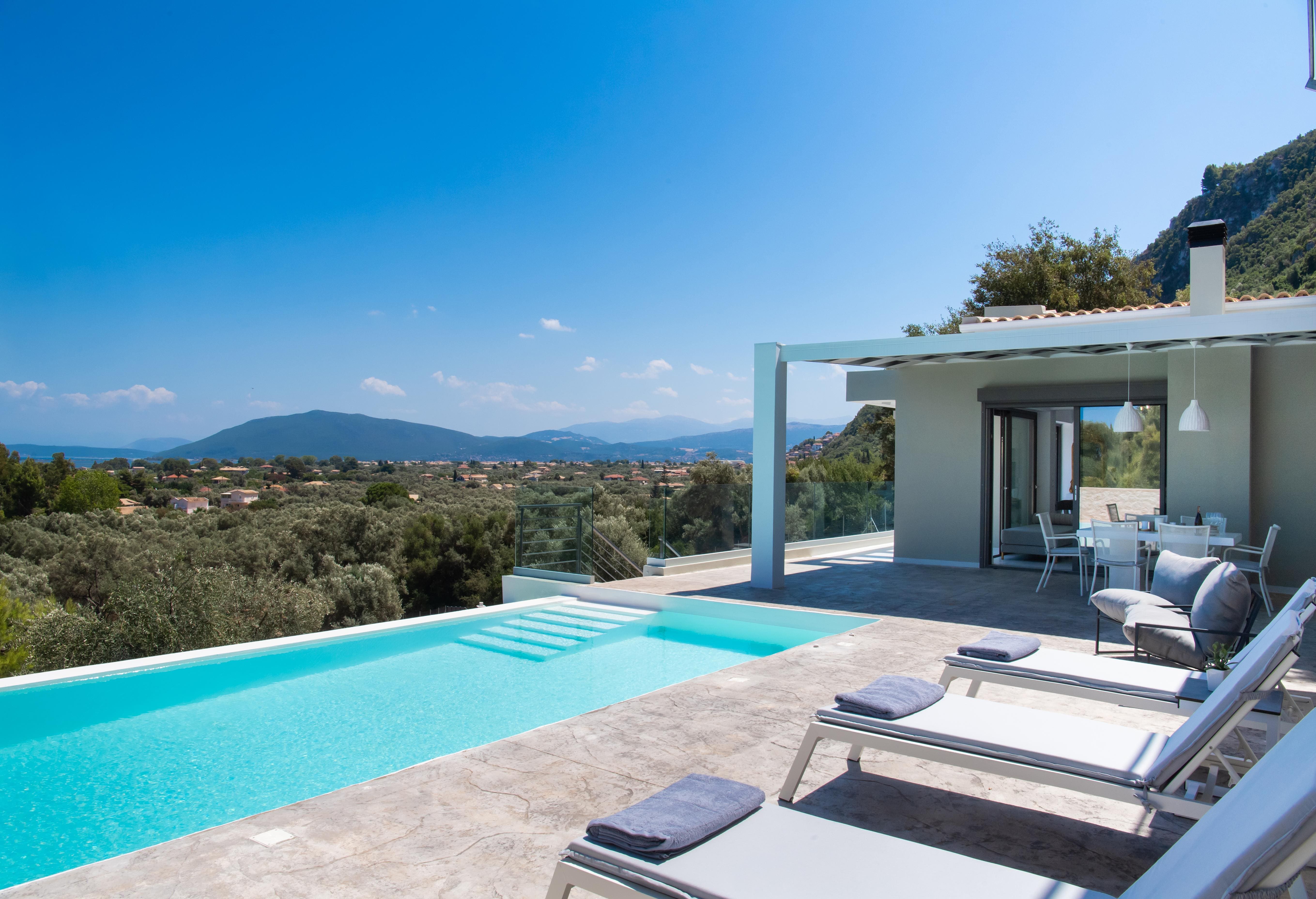 Villa Mavrou Lefkada: Luxury 2-Bedroom Villa with Private Pool and Sea Views, Lefkada