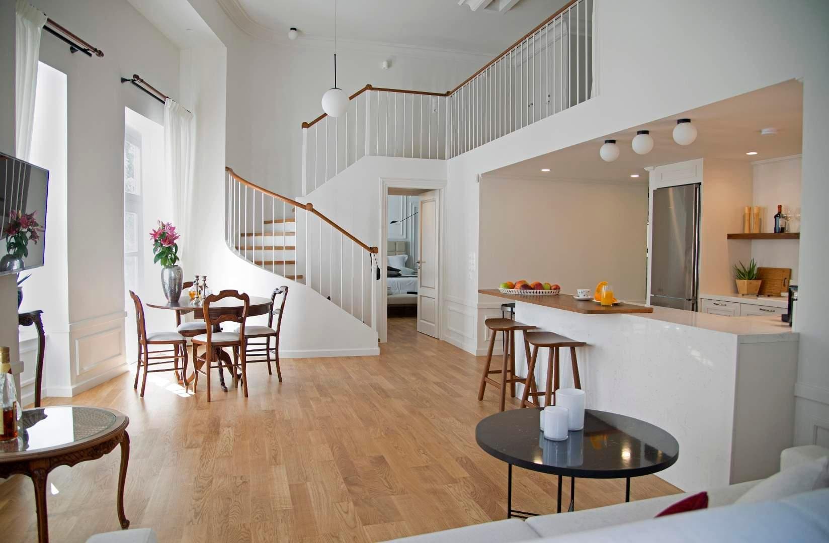 Villa Melina Athens: Bright 2-Bedroom Apartment Rental with Sea Views in Athens