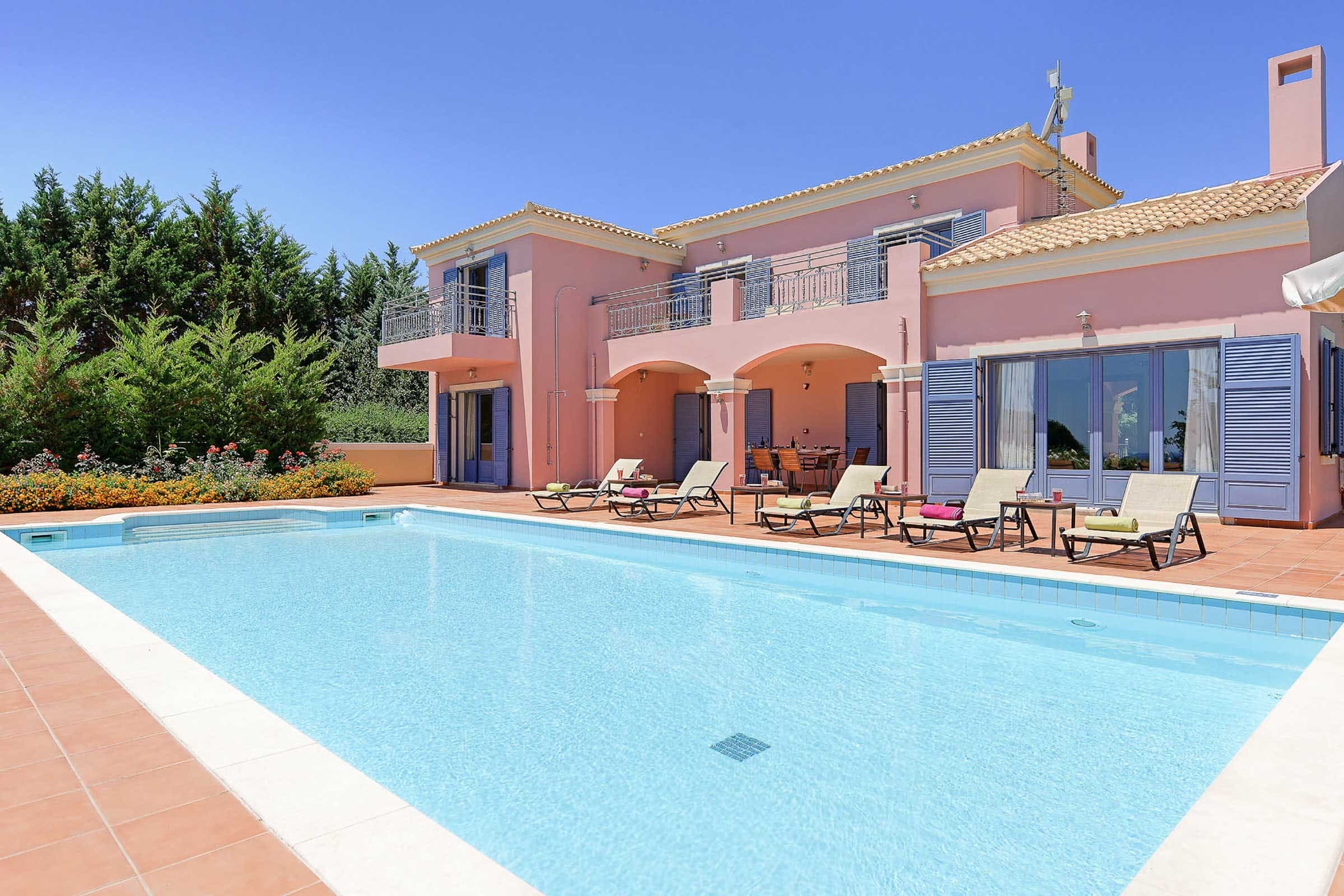 Villa Melisso Livathos: Spacious 4-Bedroom Apartment with Pool and Sea Views, Livathos
