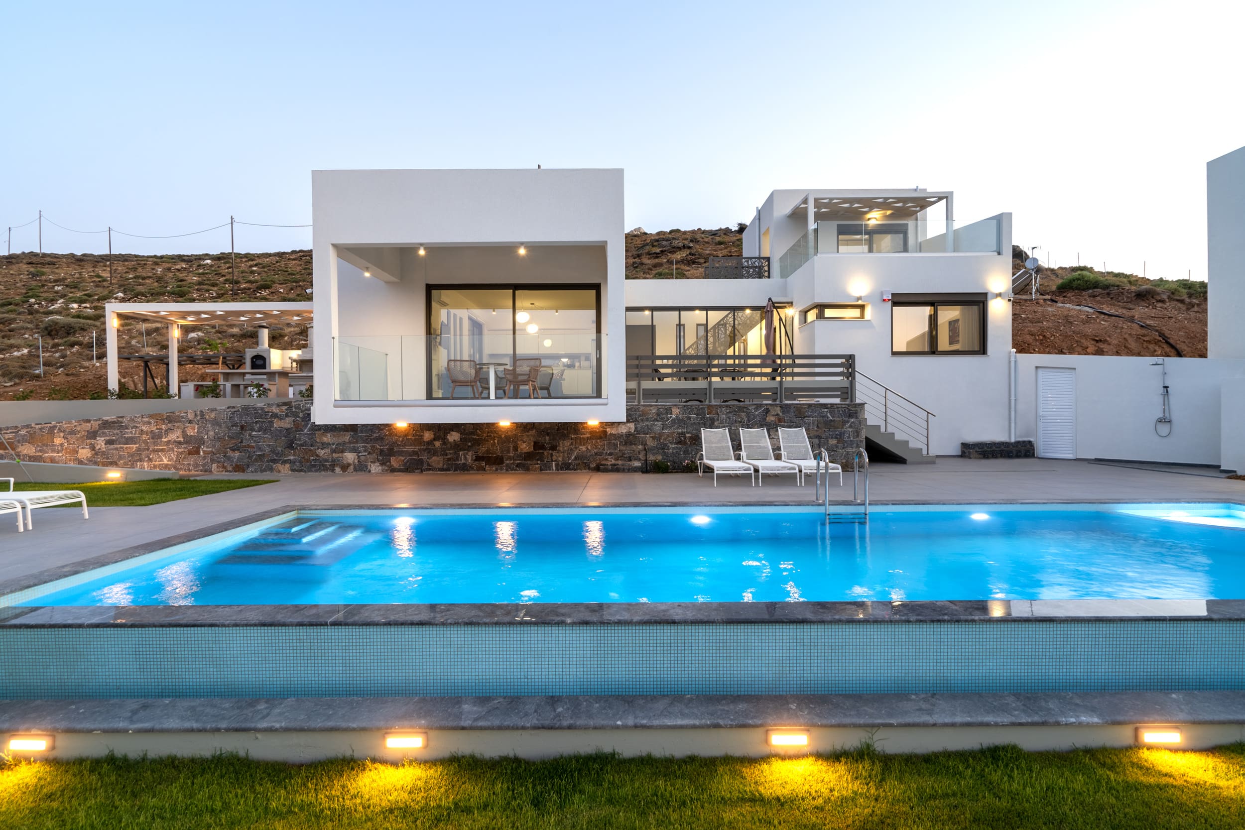 Villa Melissos Heraklion: Spacious 3-Bedroom Apartment with Private Pool and Sea Views, Heraklion