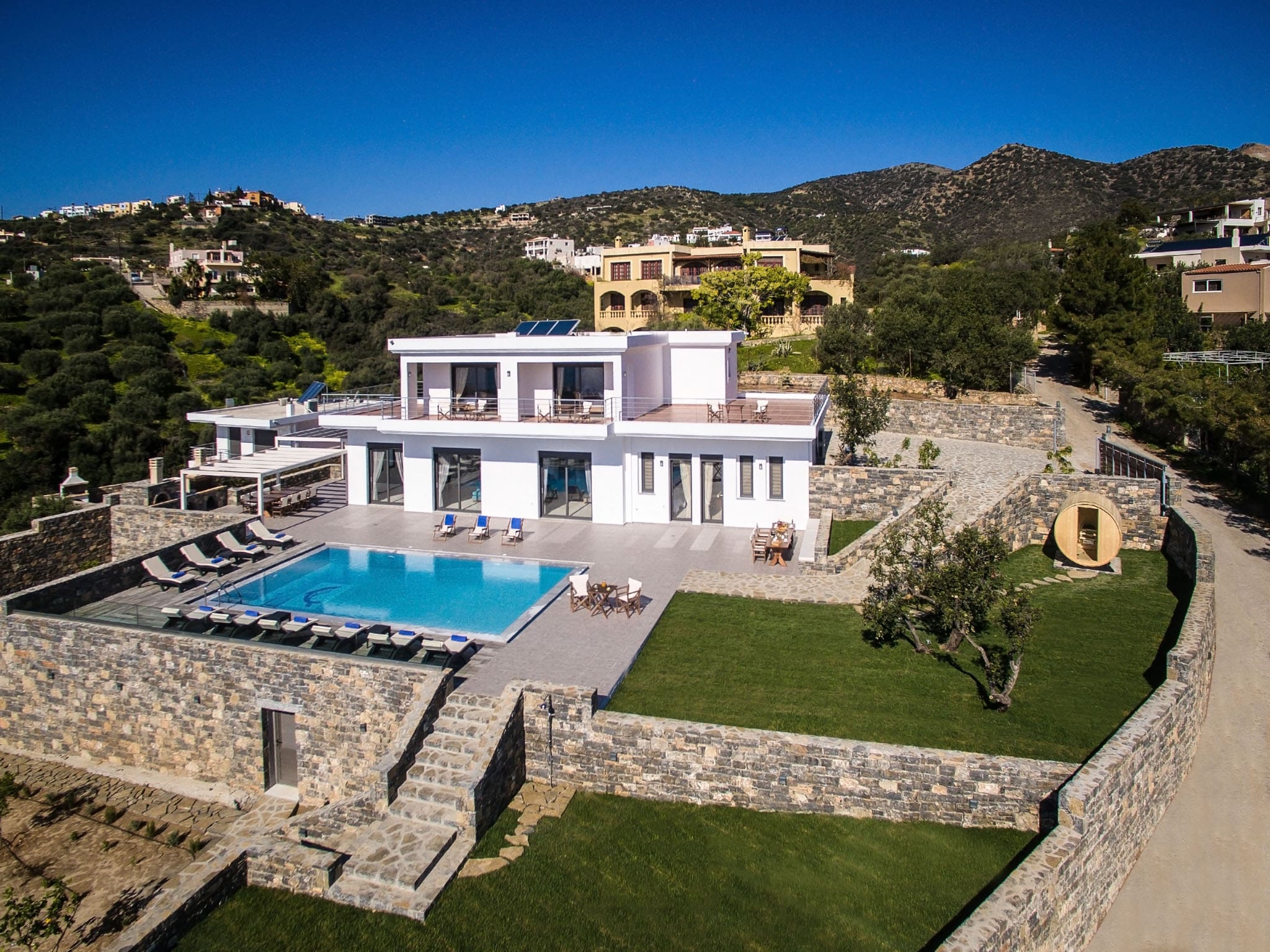 Villa Lefkos Mirabello Agios Nikolaos Town: Spacious 5-Bedroom Luxury Apartment with Sea Views, Agios Nikolaos Town