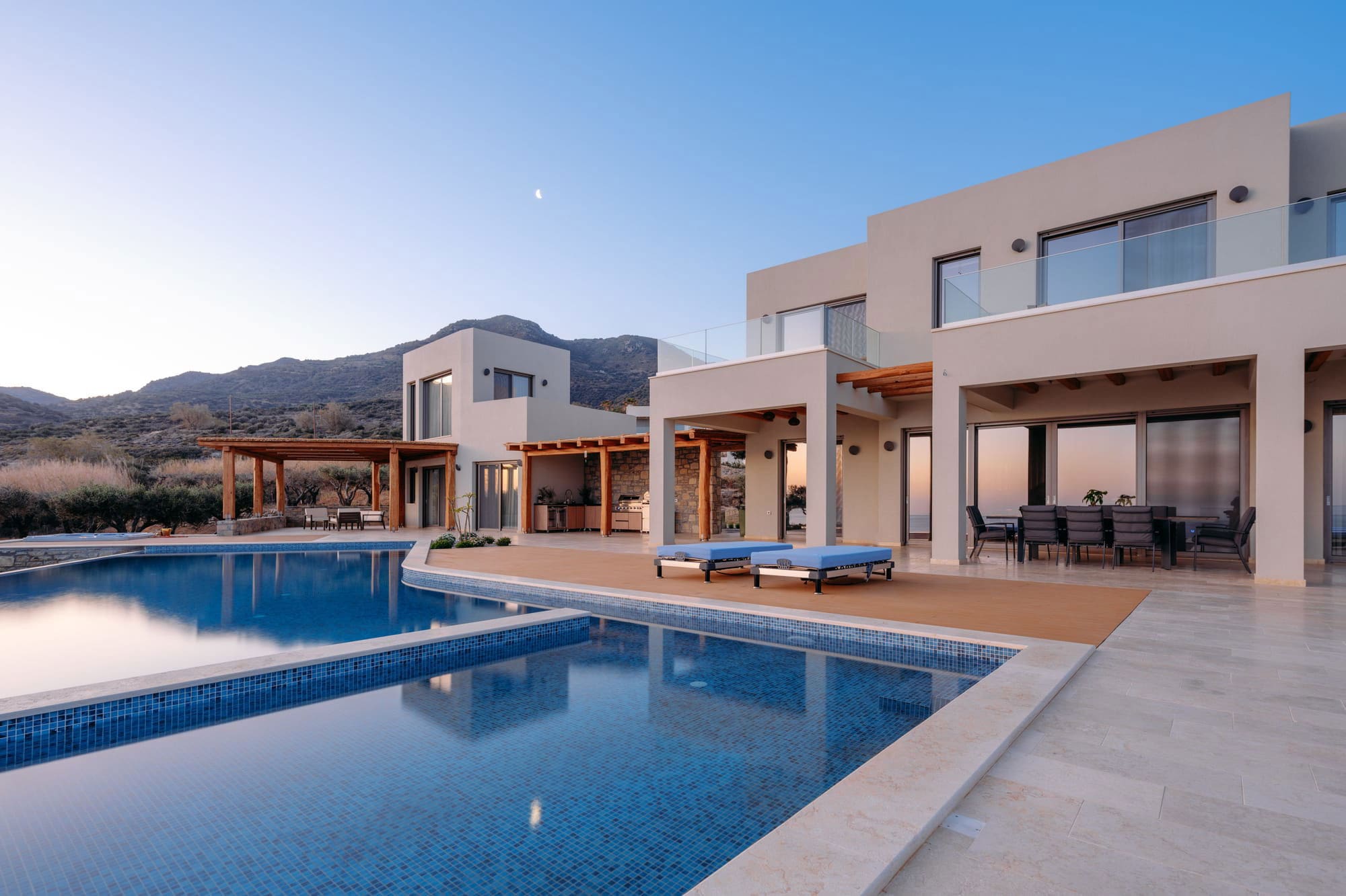 Villa Kyanos Voulisma Agios Nikolaos Town: Spacious 5-Bedroom Villa with Infinity Pool in Crete, Agios Nikolaos Town