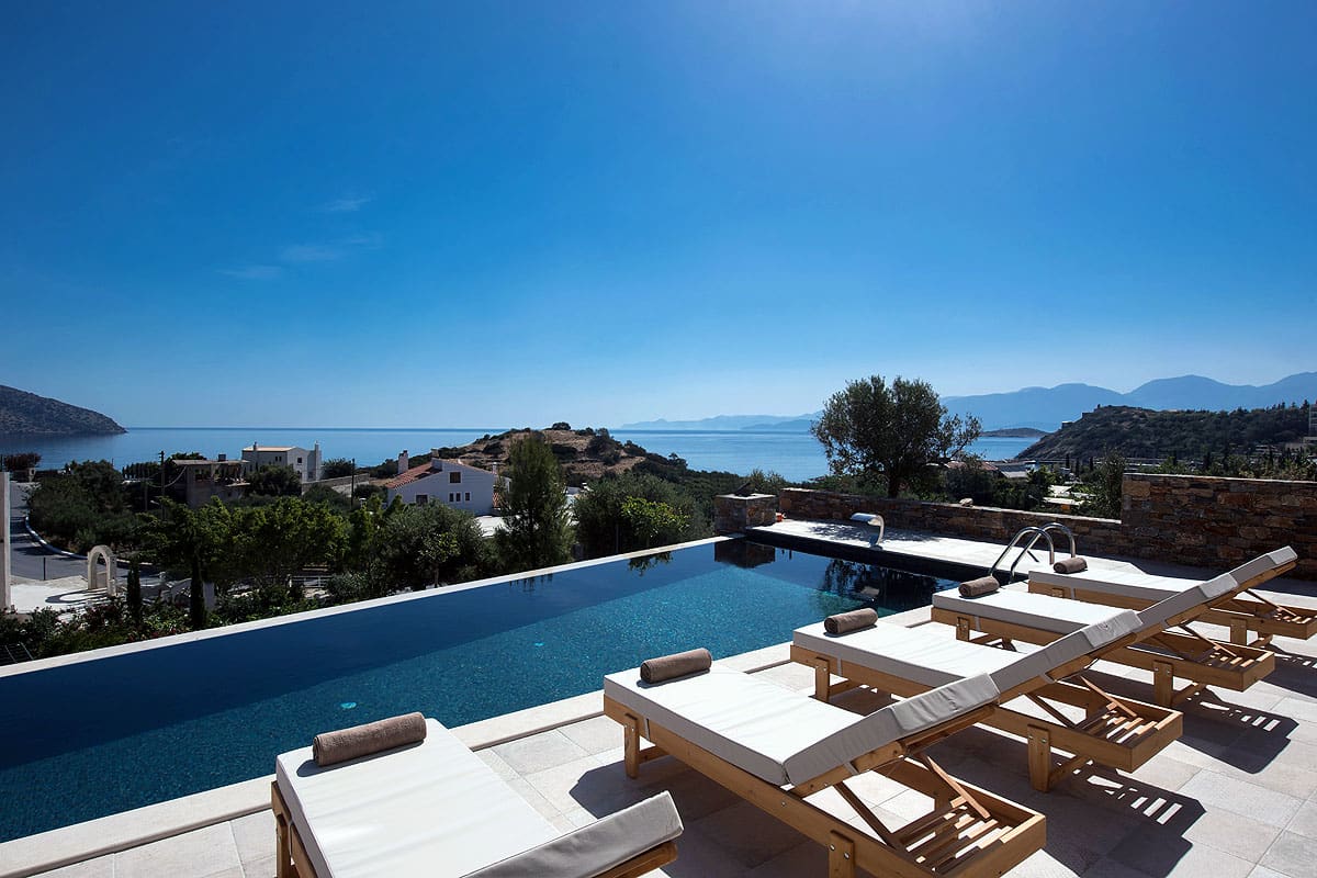 Villa Kyanos Almyros Agios Nikolaos Town: Luxury 3-Bedroom Apartment with Infinity Pool and Seaview, Agios Nikolaos