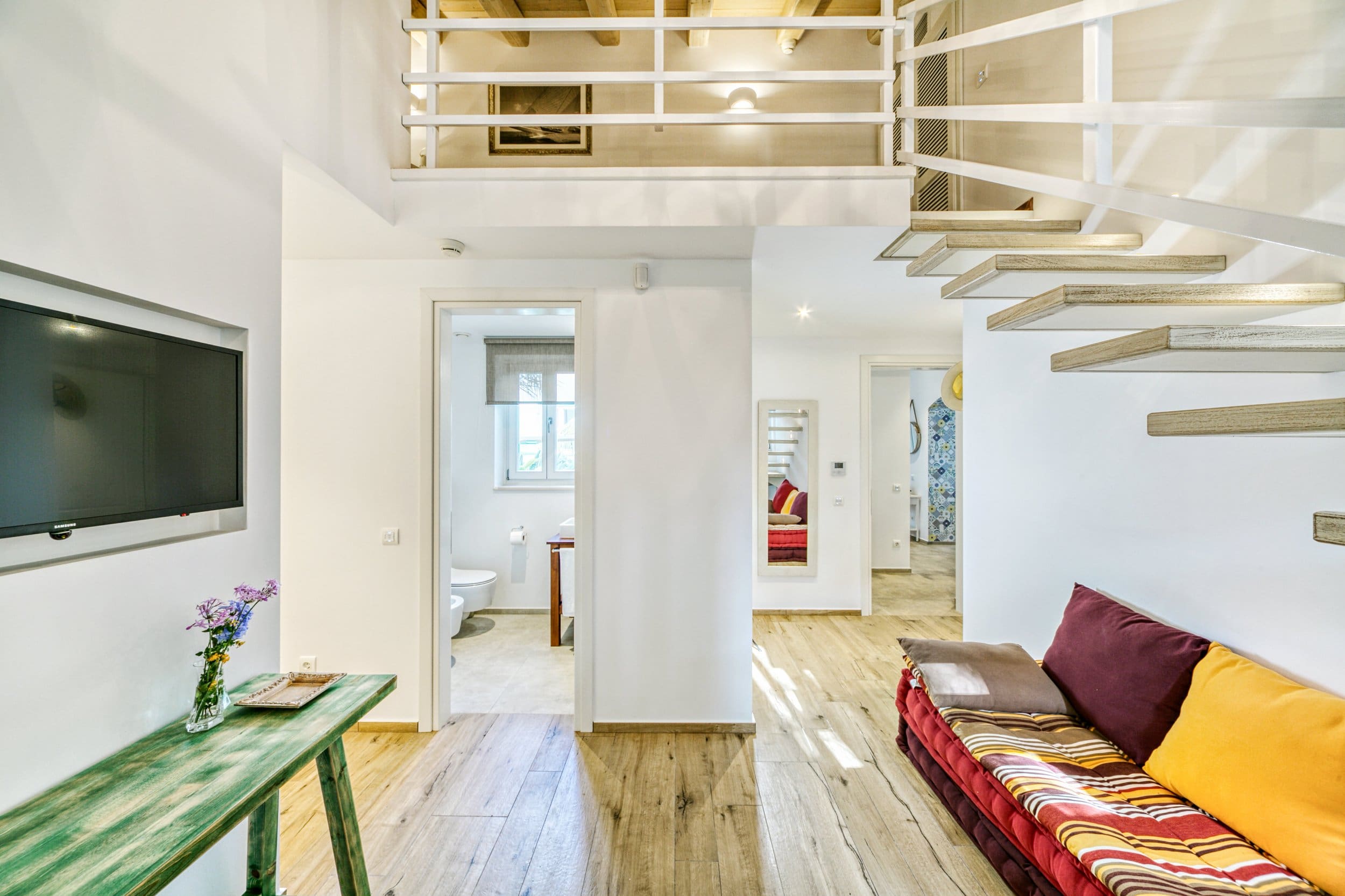 Villa Lysias Lofos Agios Stefanos: Luxury 5-Bedroom Apartment with Seaview and Pool, Agios Stefanos