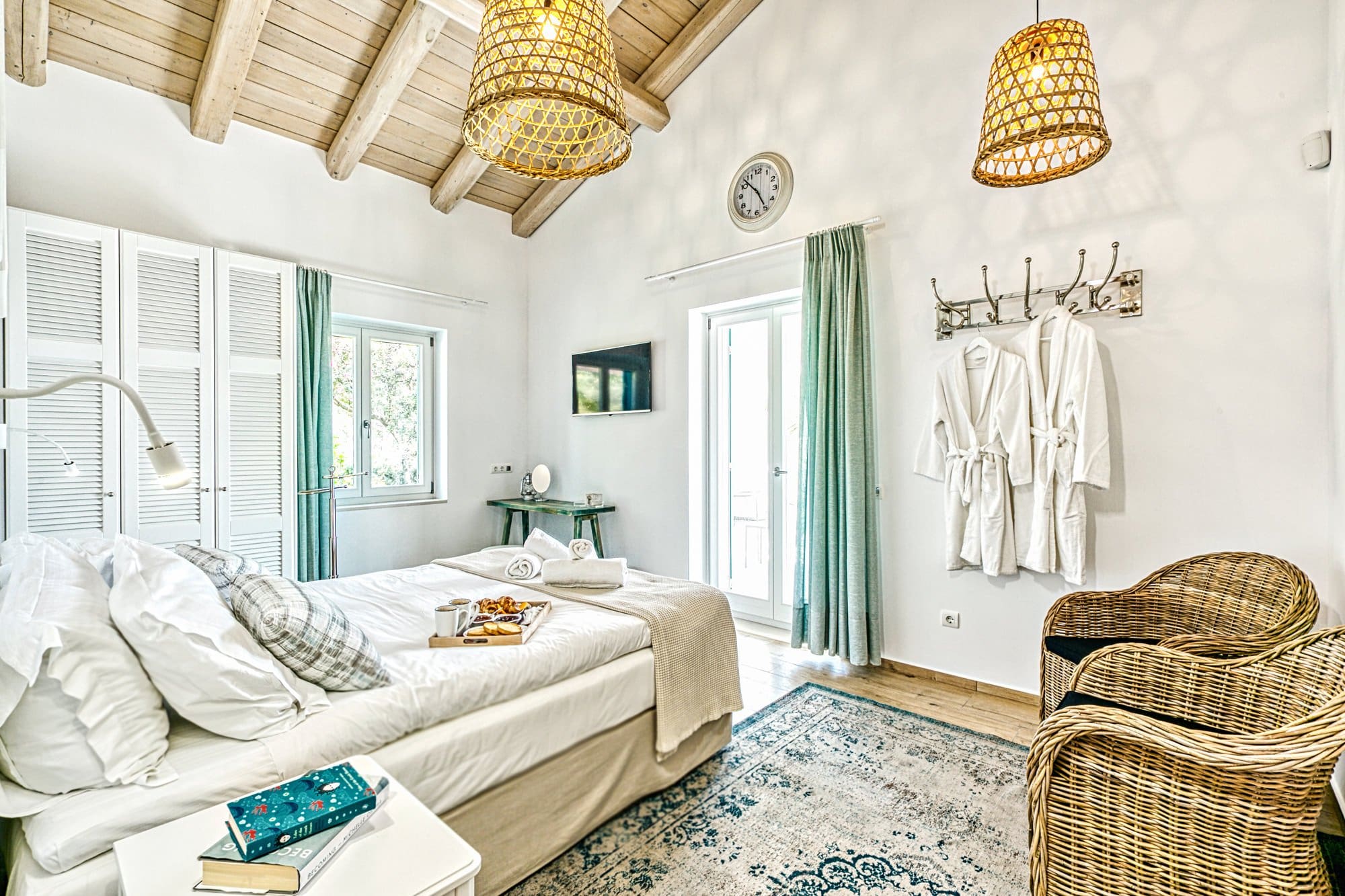 Villa Lysias Lofos Agios Stefanos: Luxury 5-Bedroom Apartment with Seaview and Pool, Agios Stefanos