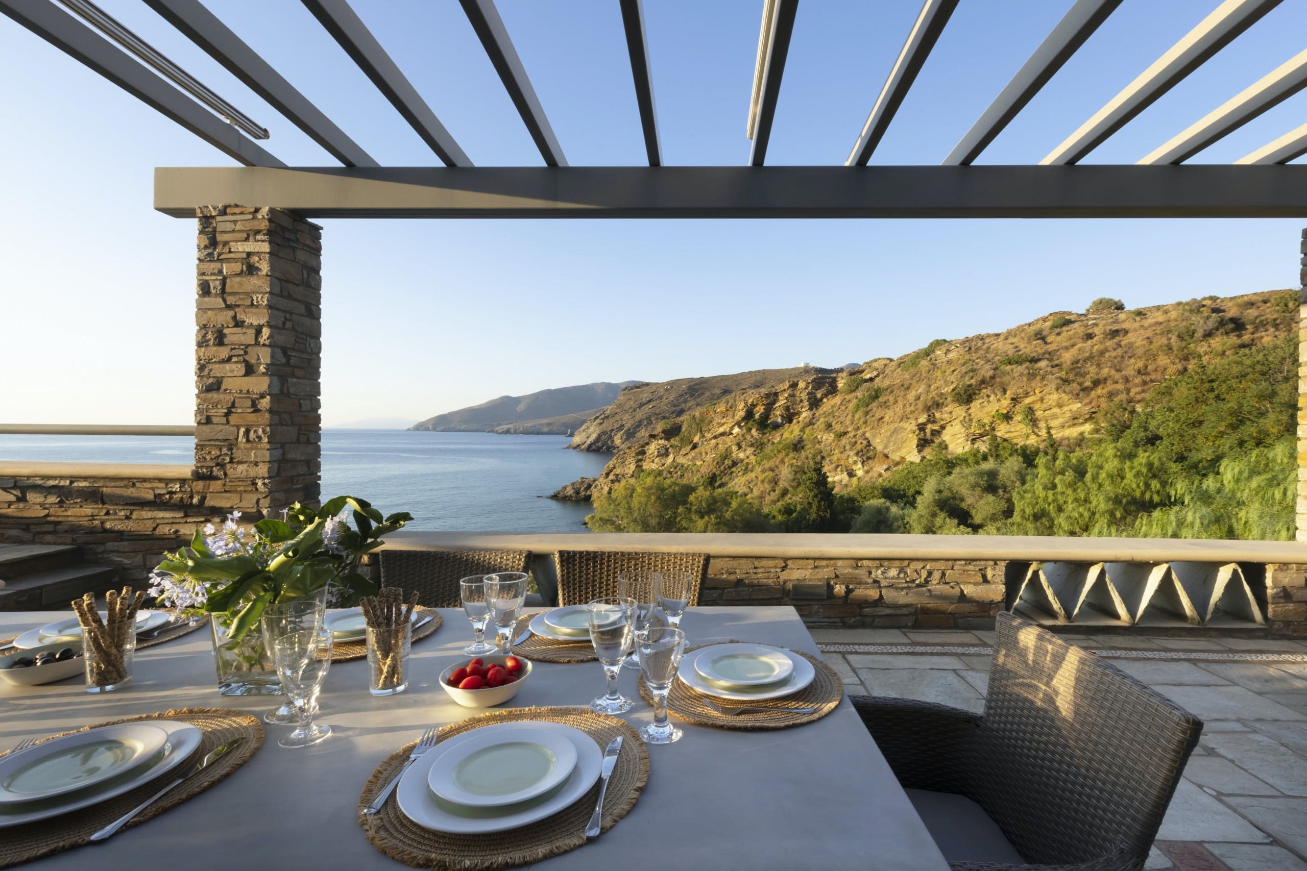 Villa Lefki Vourkoti Andros: 5-Bedroom Beachfront Luxury Apartment with Sea Views, Andros