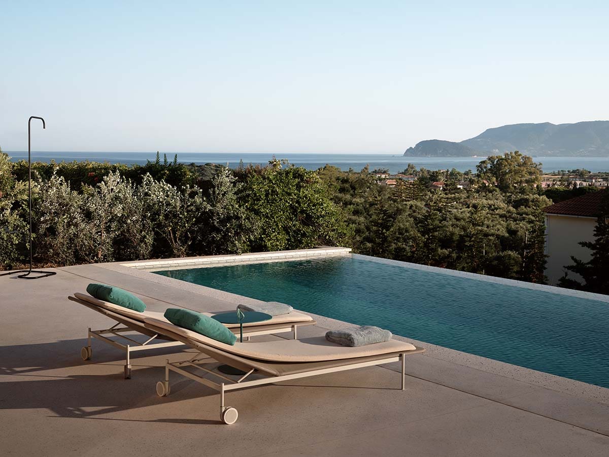 Villa Meltemi Argassi: Spacious 4-Bedroom Apartment with Sea Views and Pool, Argassi, Zakynthos