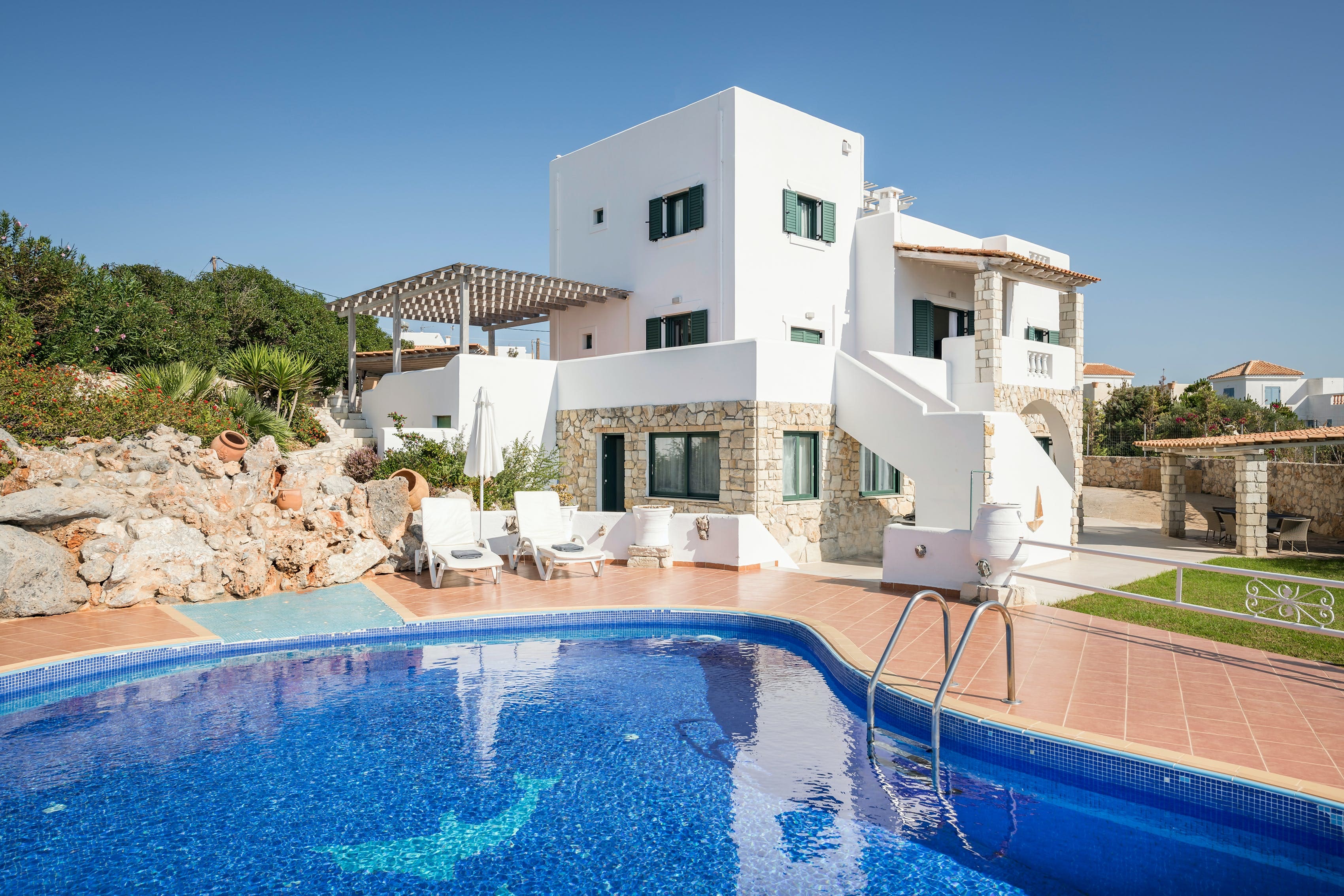 Villa Chrysos Koufi Chorafakia: Spacious 7-Bedroom Apartment with Stunning Seaviews, Crete