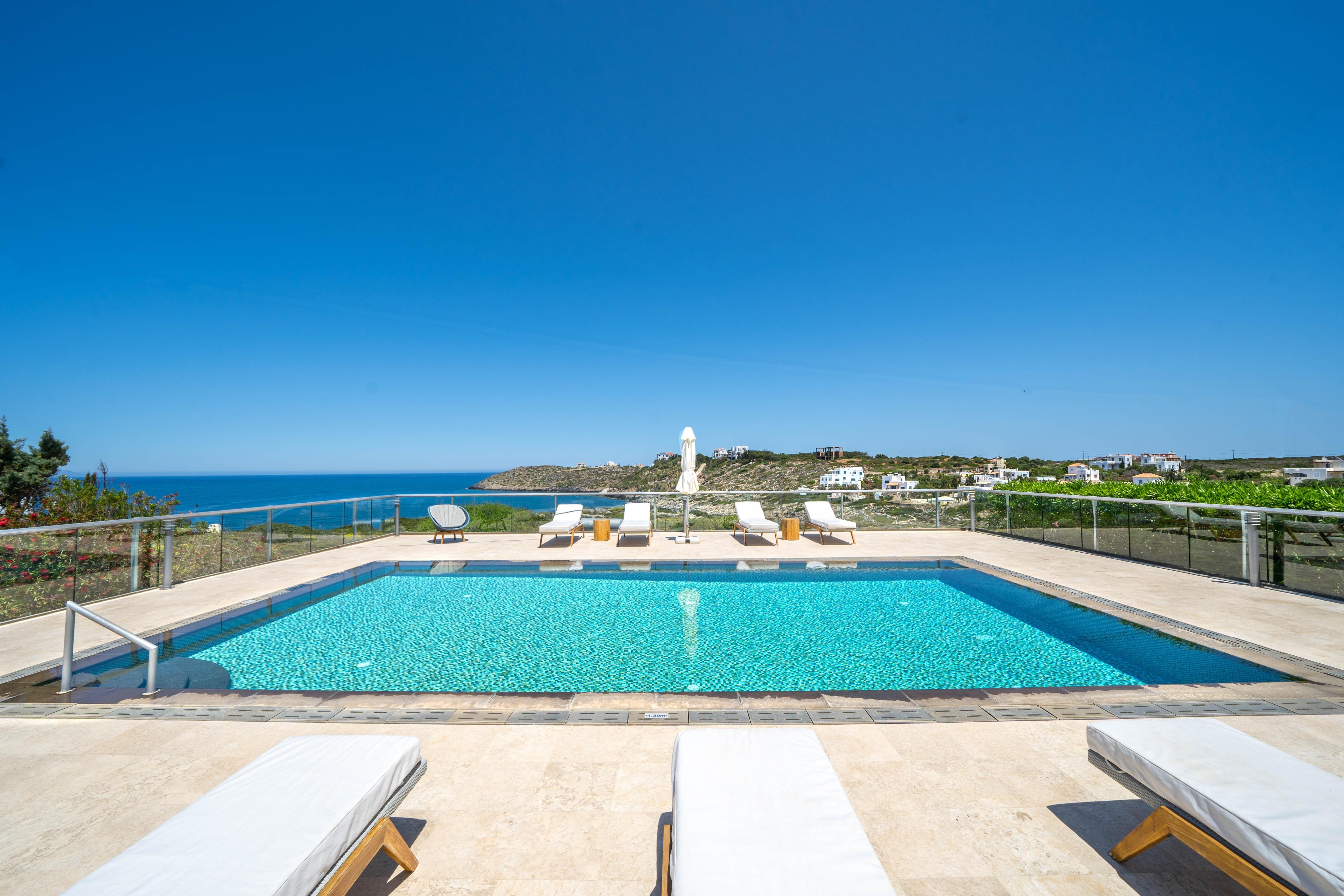 Villa Meltemi Chorafakia: Luxury 4-Bedroom Villa with Seaview and Pool, Chorafakia