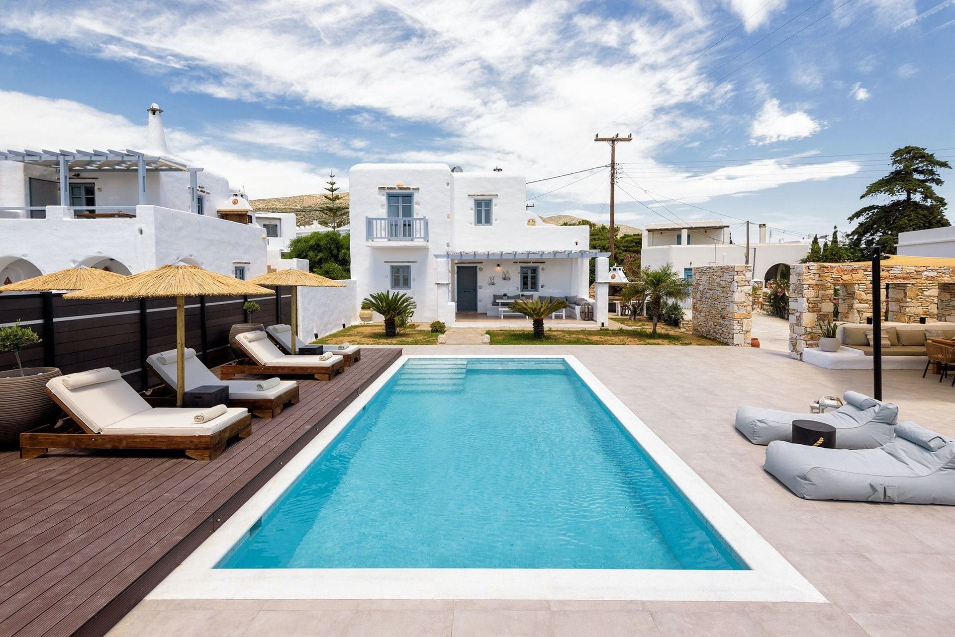 Villa Lefkos Saint Ioannis Paros: Luxury 3-Bedroom Villa with Seaviews and Pool, Paros