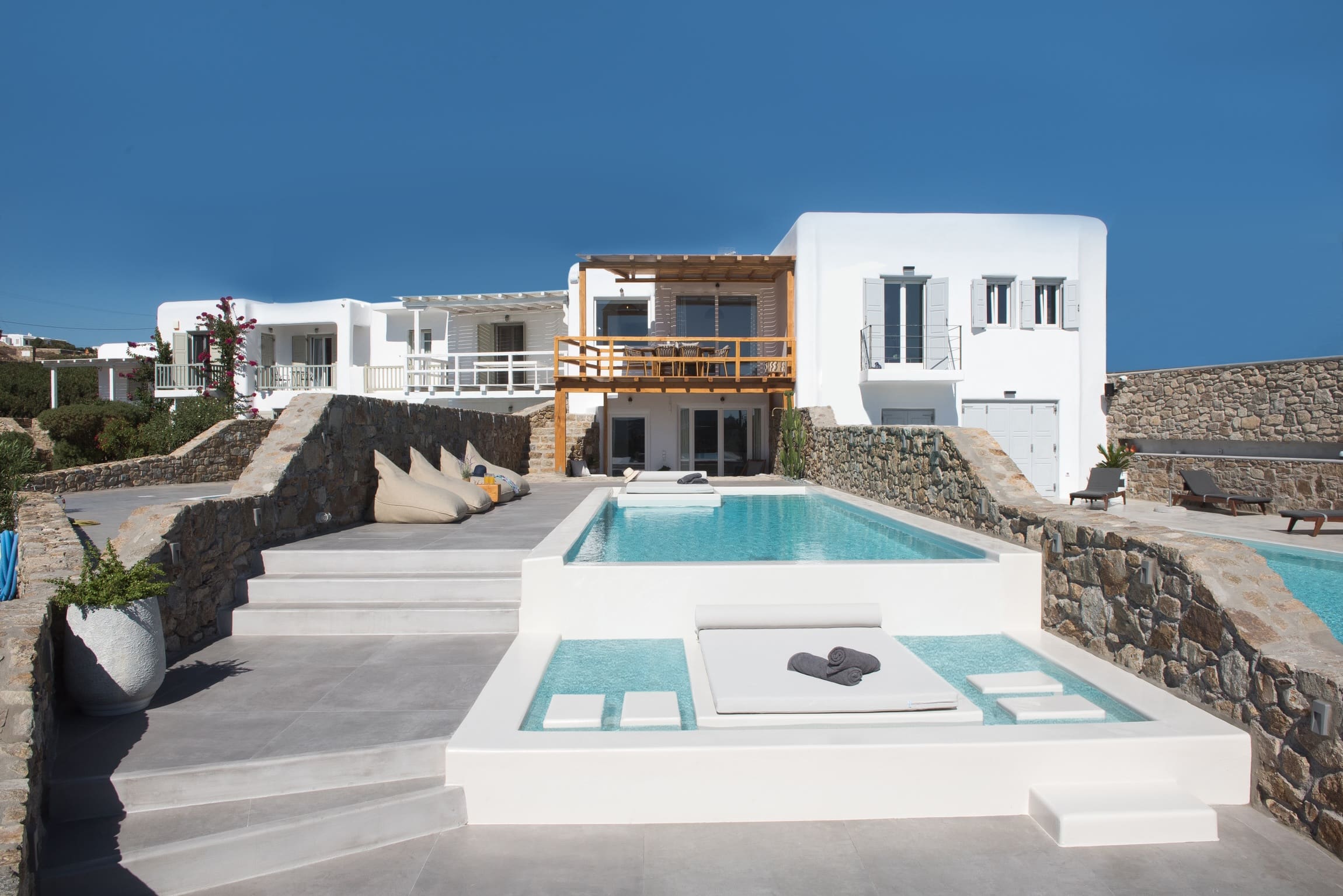Villa Boreas Almyrida Elia: Luxury 4-Bedroom Villa with Seaview and Pool, Elia Mykonos