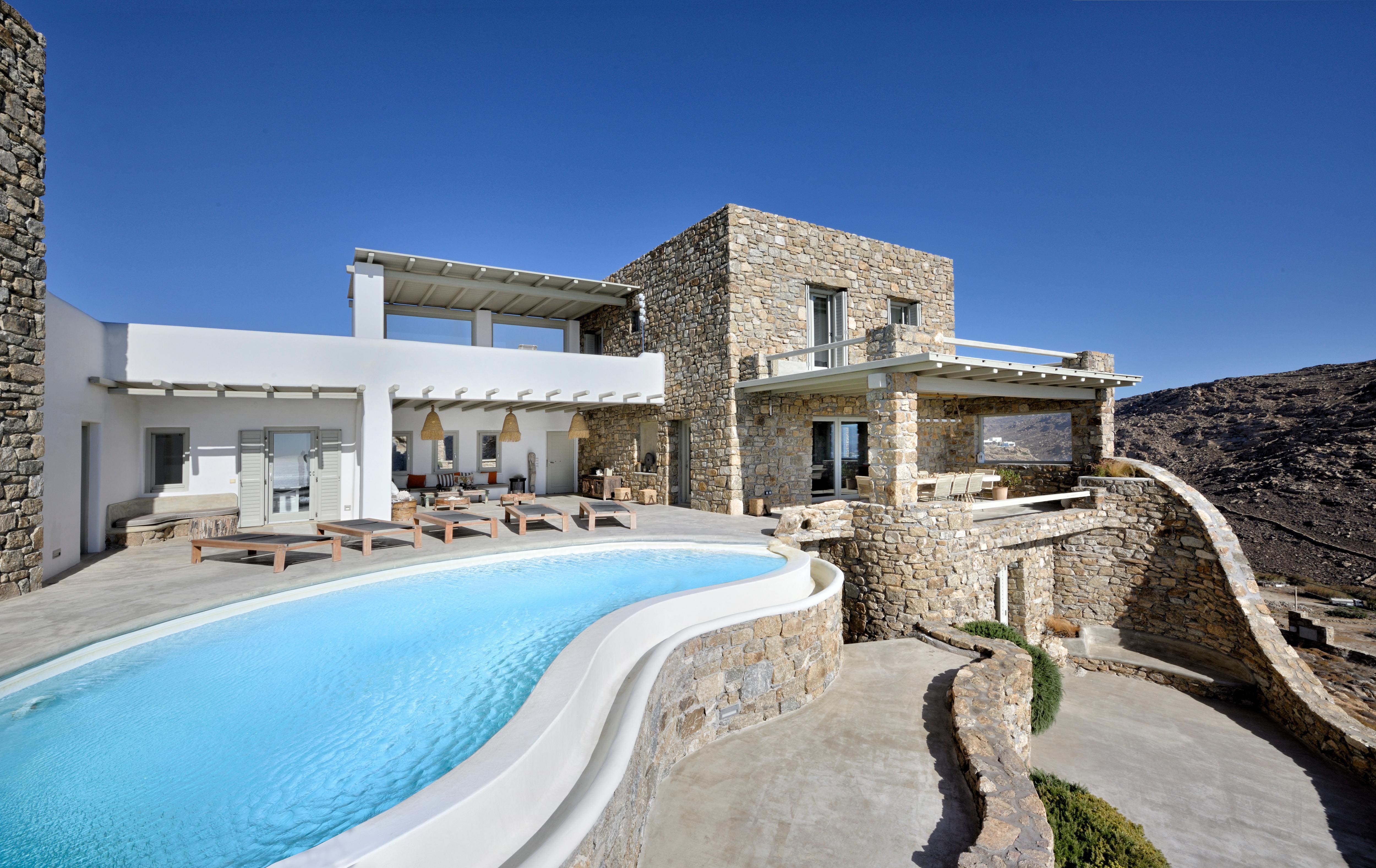 Villa Kaikias Kastro Elia: 4-Bedroom Luxury Apartment with Pool and Seaview, Mykonos