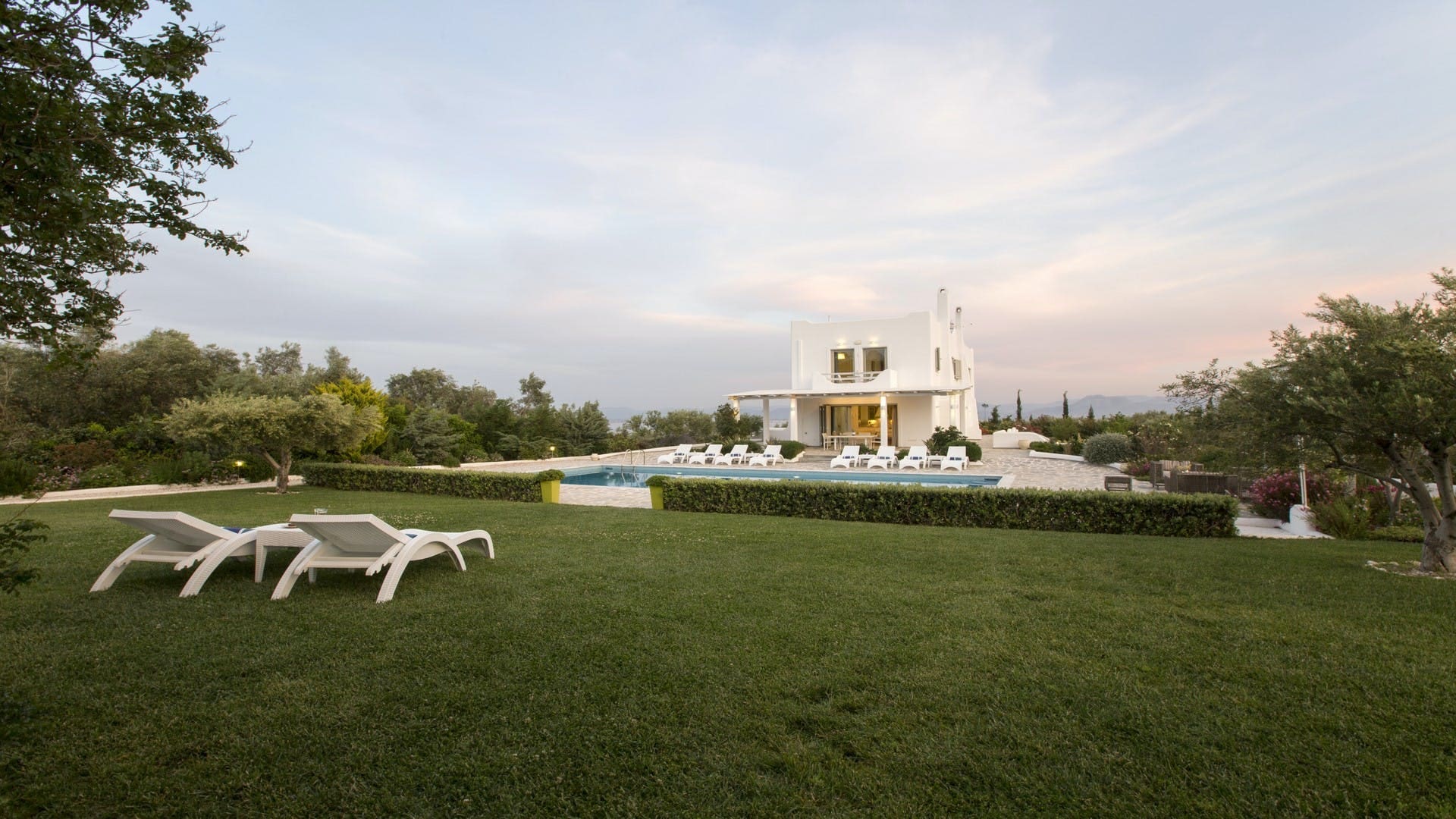 Villa Zephyros Livadi Elios: Lavish 9-Bedroom Apartment with Seaview and Pool, Corinthia