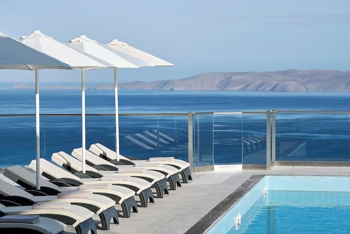 Villa Lysias Kasteliou Heraklion Town: Spacious 5-Bedroom Luxury Apartment with Sea Views, Heraklion Town