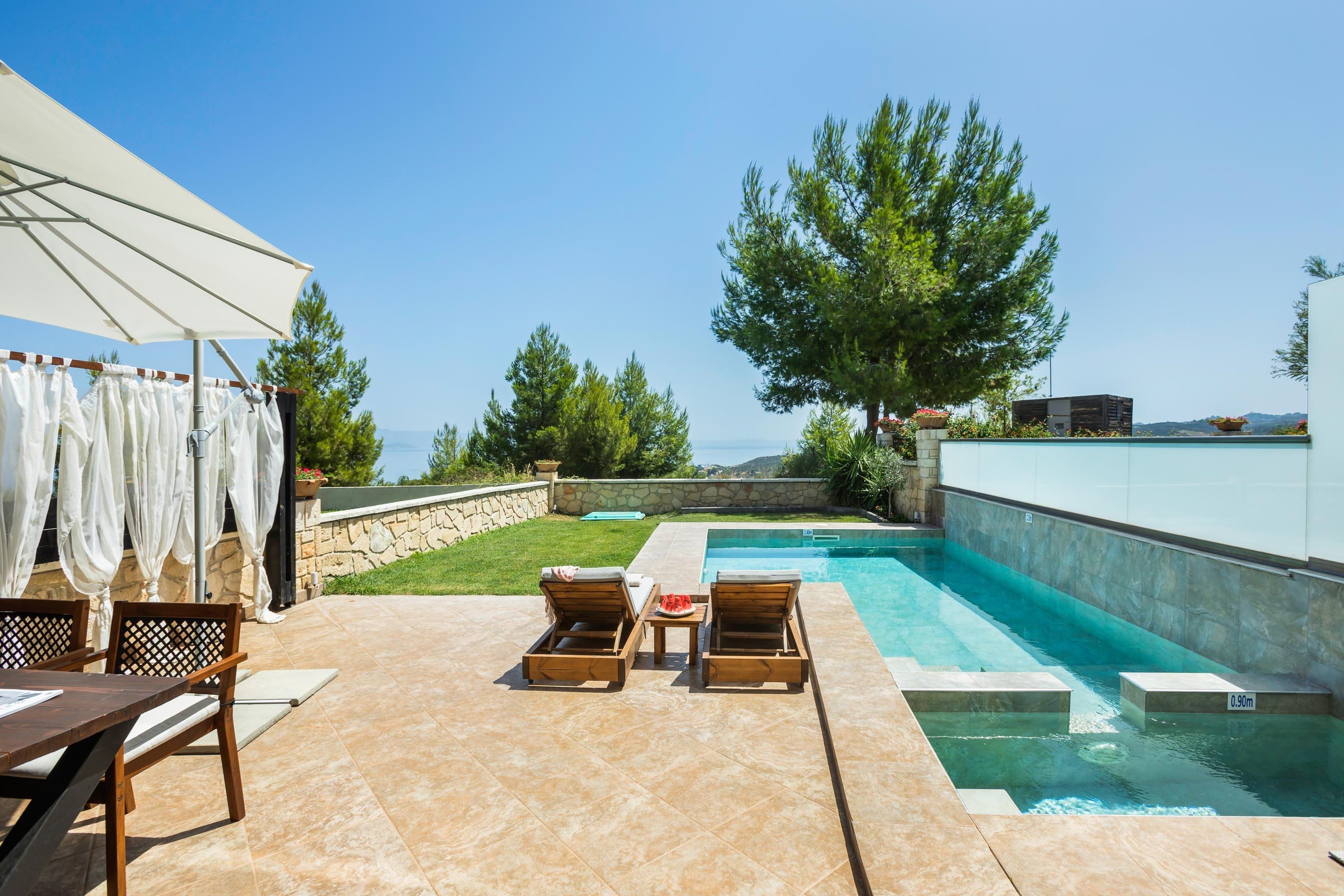 Villa Boreas Nea Fokea Kassandreia: Stylish 1-Bedroom Apartment with Pool and Sea Views, Kassandreia