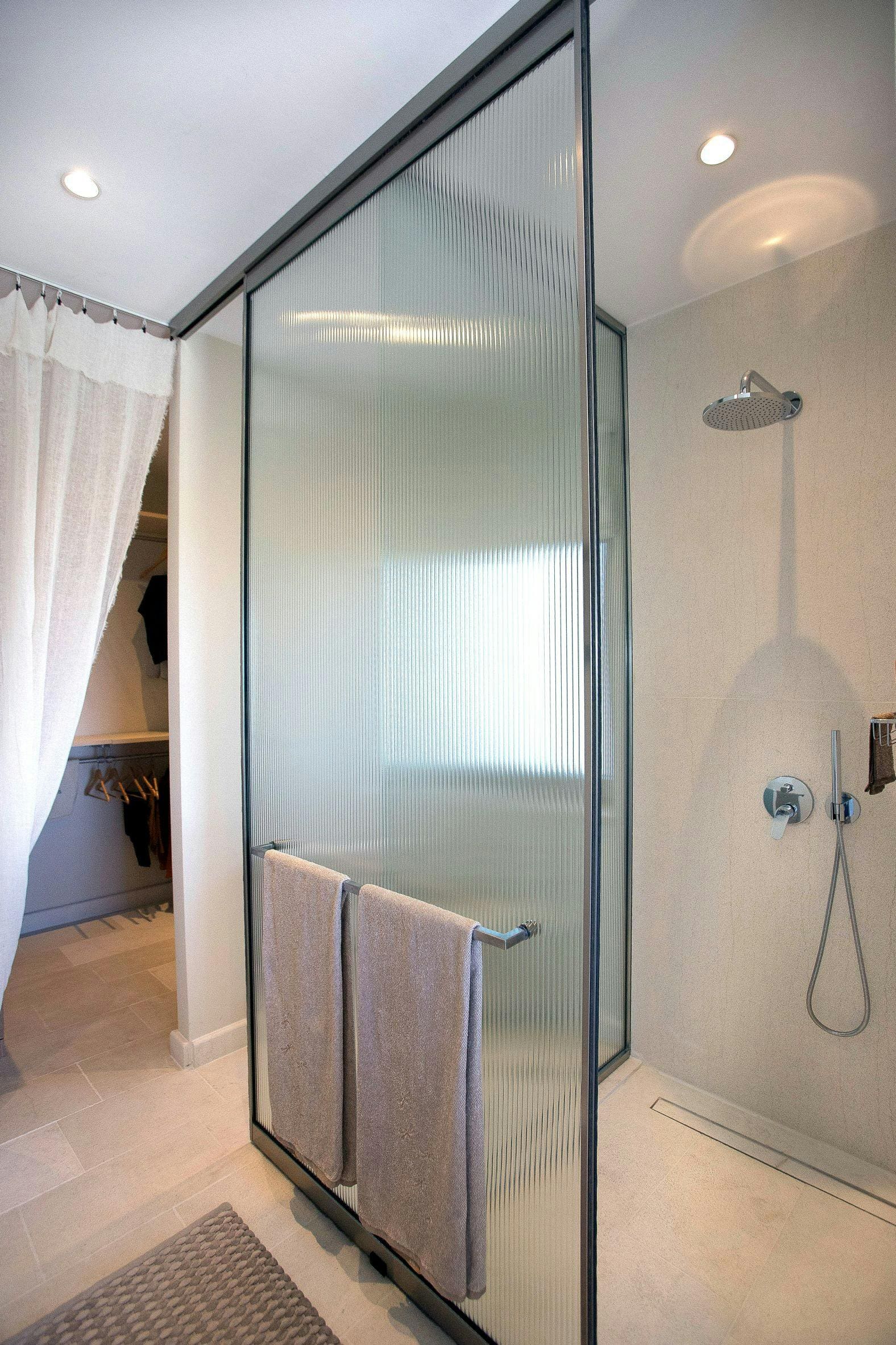 Villa Meltemi Kassiopi: Luxury 6-Bedroom Villa with Seaview and Pool, Kassiopi