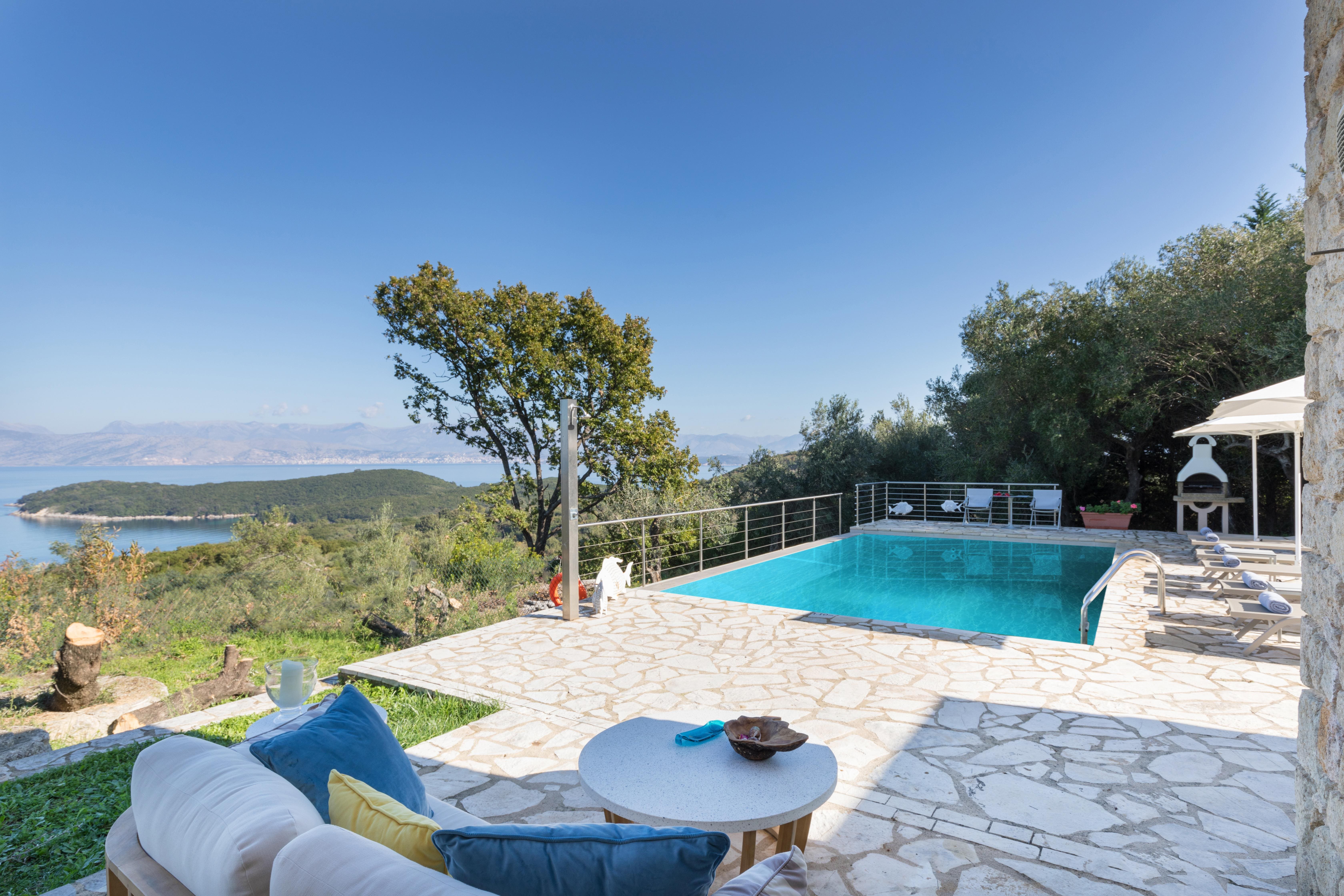 Villa Boreas Keras Kassiopi: Elegant 3-Bedroom Apartment with Stunning Sea Views, Kassiopi