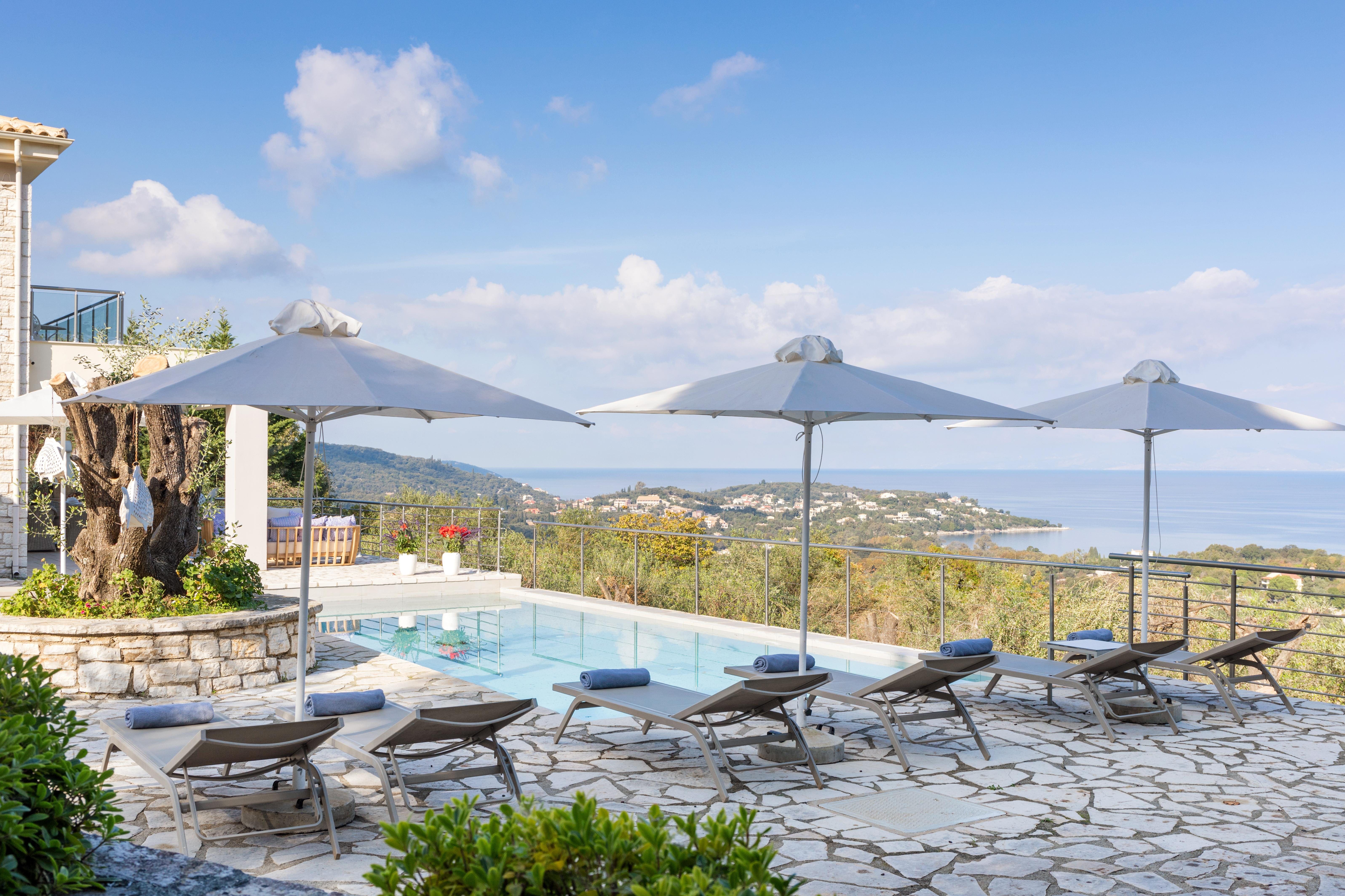 Villa Kyanos Bogdanos Kassiopi: Luxury 4-Bedroom Apartment with Seaview and Pool, Kassiopi