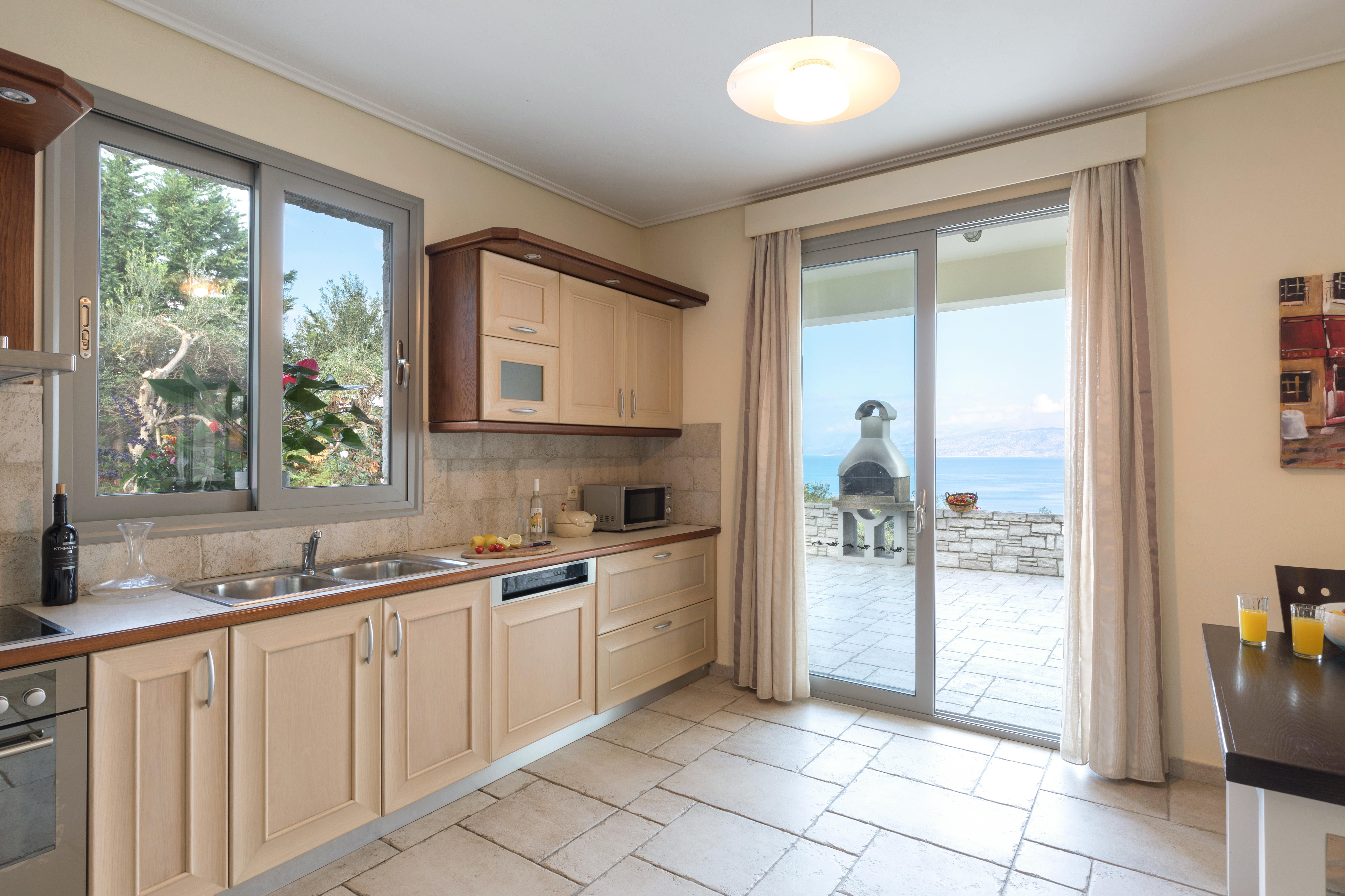 Villa Kyanos Bogdanos Kassiopi: Luxury 4-Bedroom Apartment with Seaview and Pool, Kassiopi